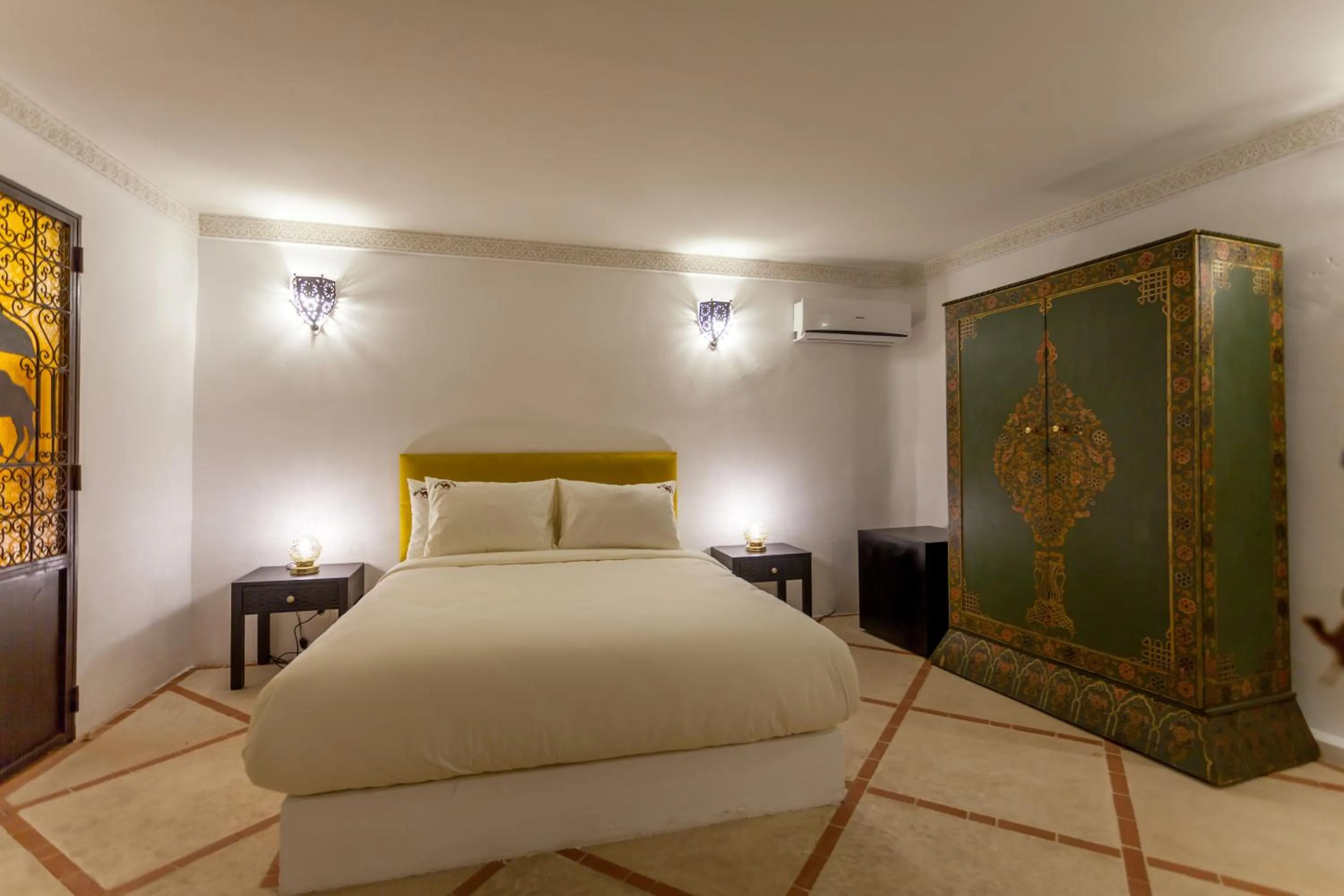 Bed in Riad Hart Essoura