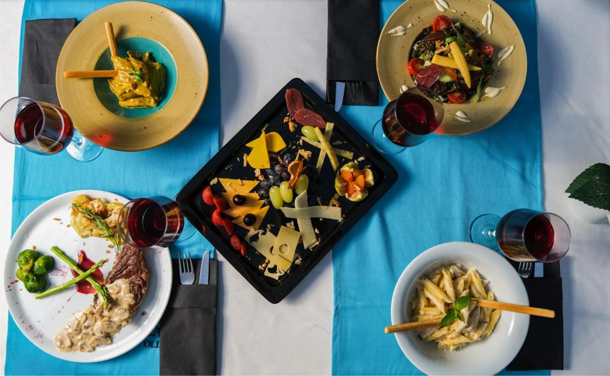 Food and drinks in Castle Old Town Hotel