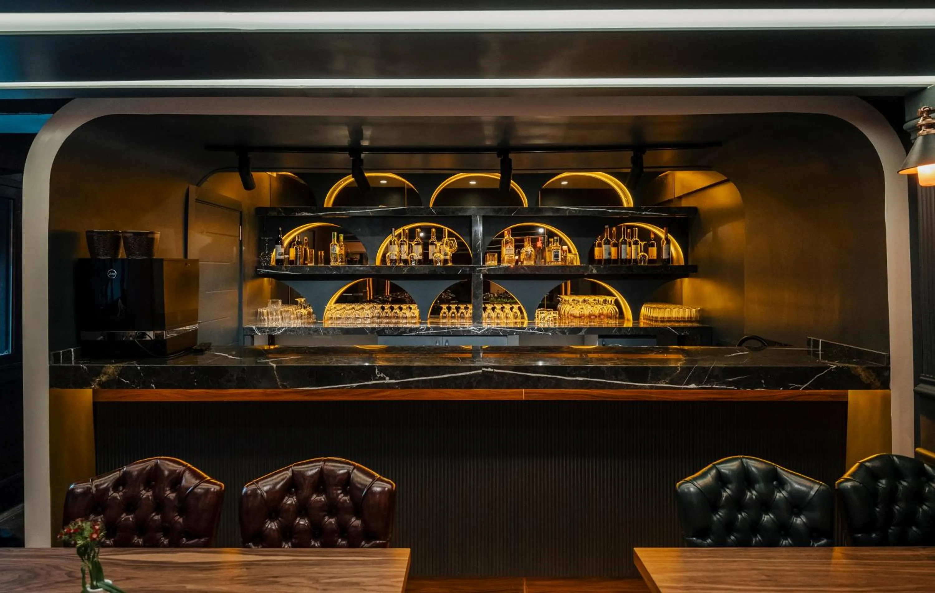 Restaurant/places to eat in Castle Old Town Hotel