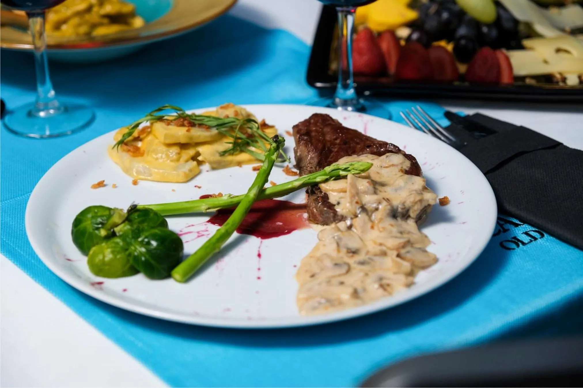 Food and drinks in Castle Old Town Hotel