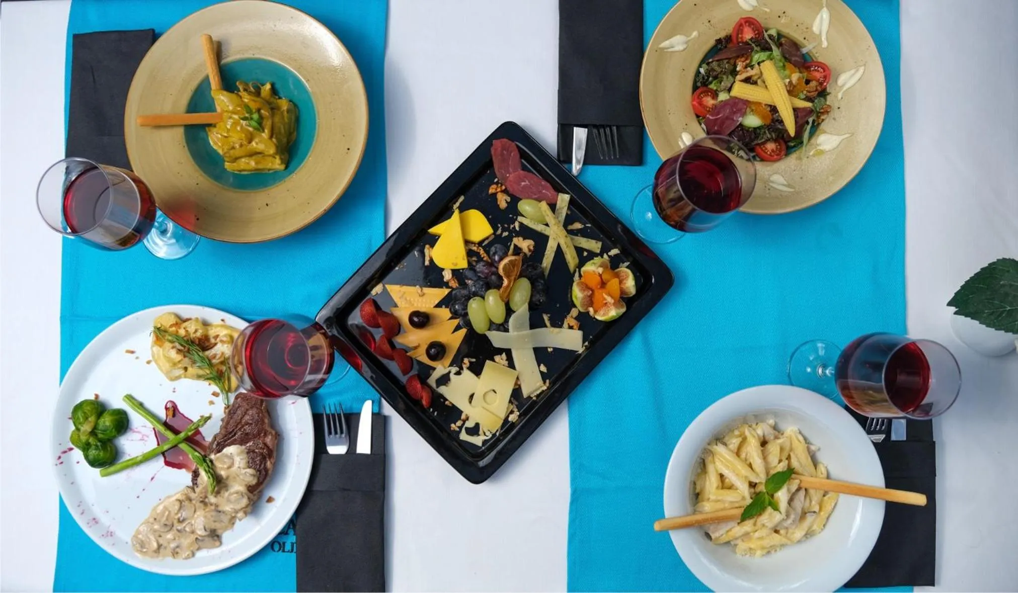 Food and drinks in Castle Old Town Hotel