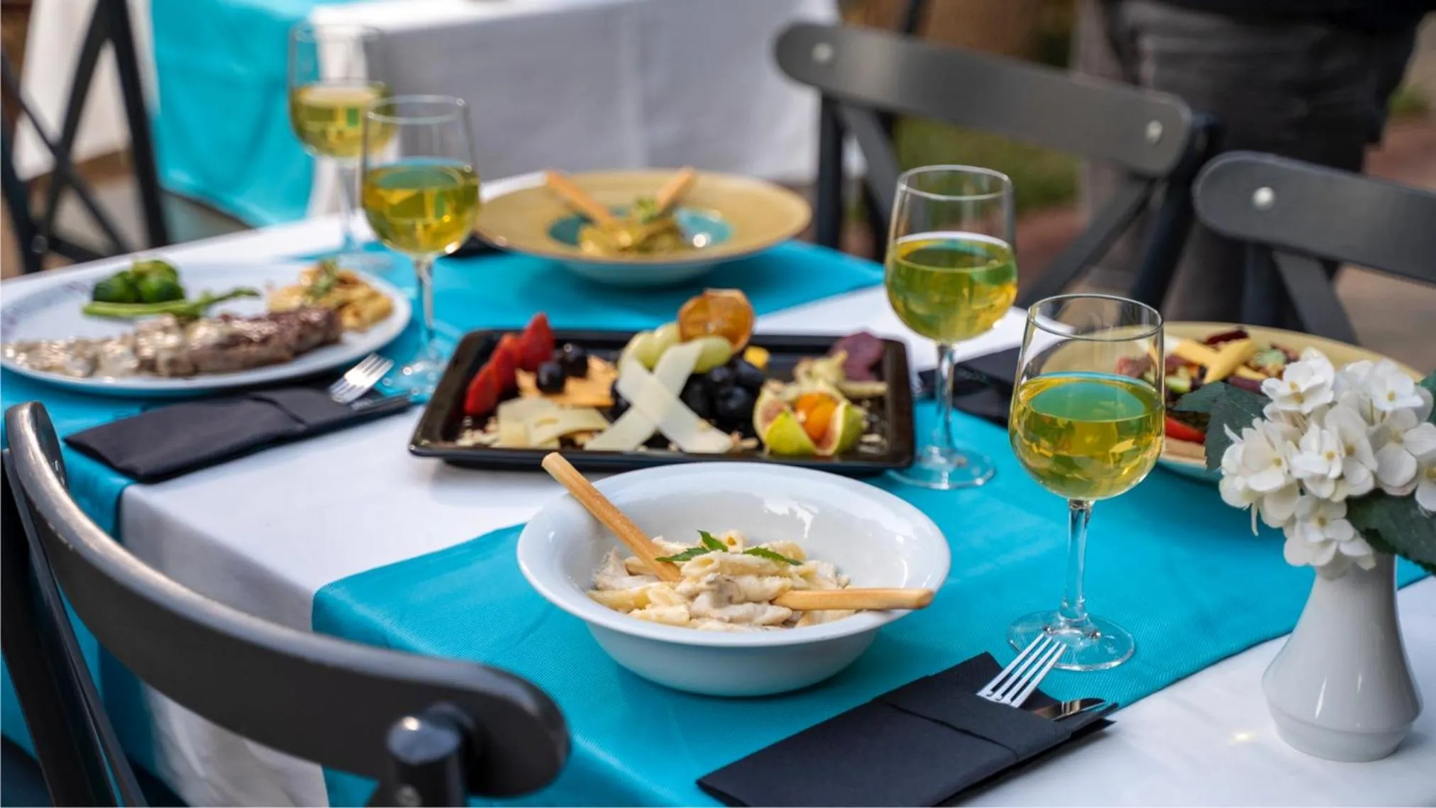 Food and drinks in Castle Old Town Hotel