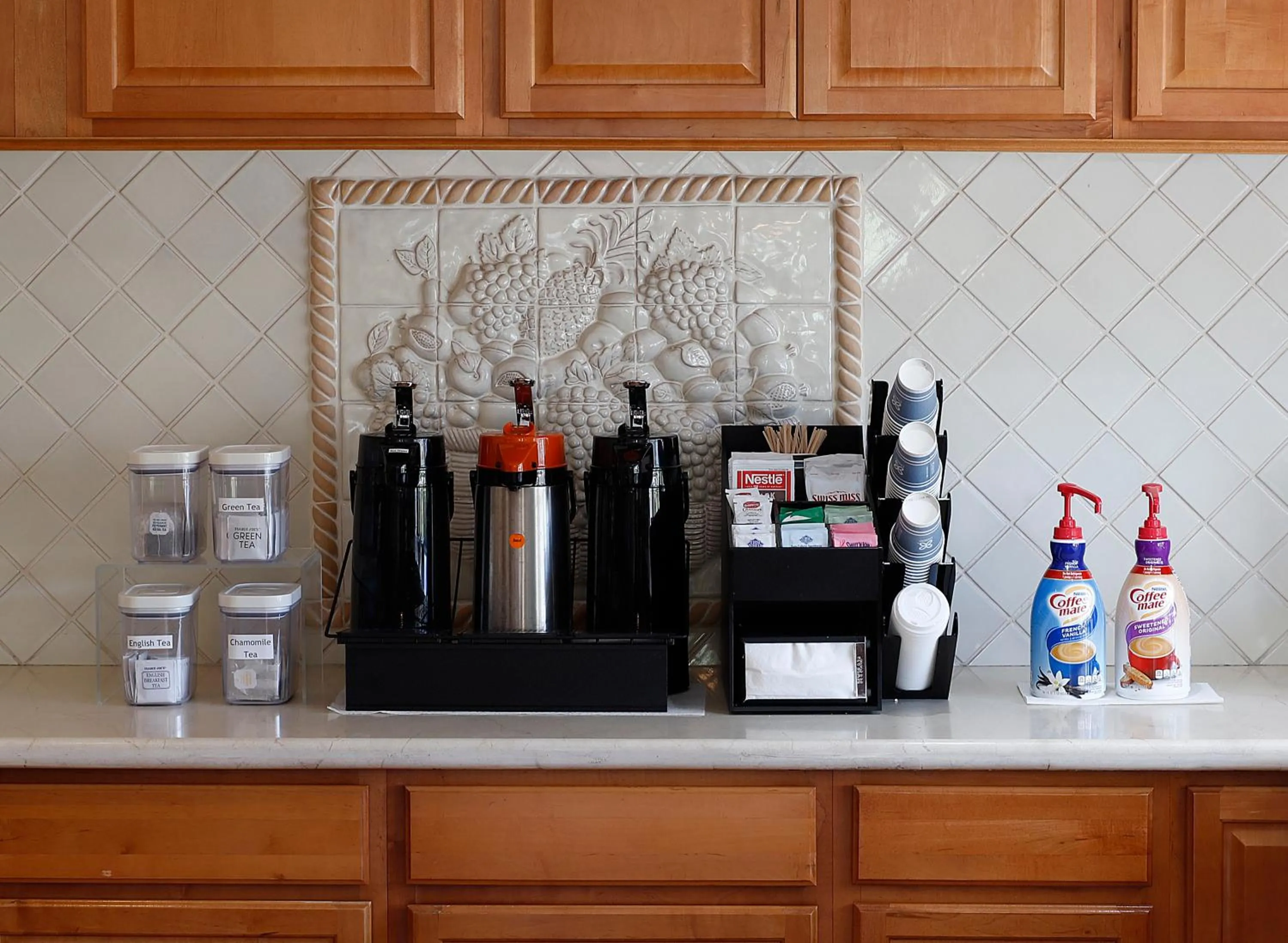 Coffee/tea facilities in The Stevenson Monterey
