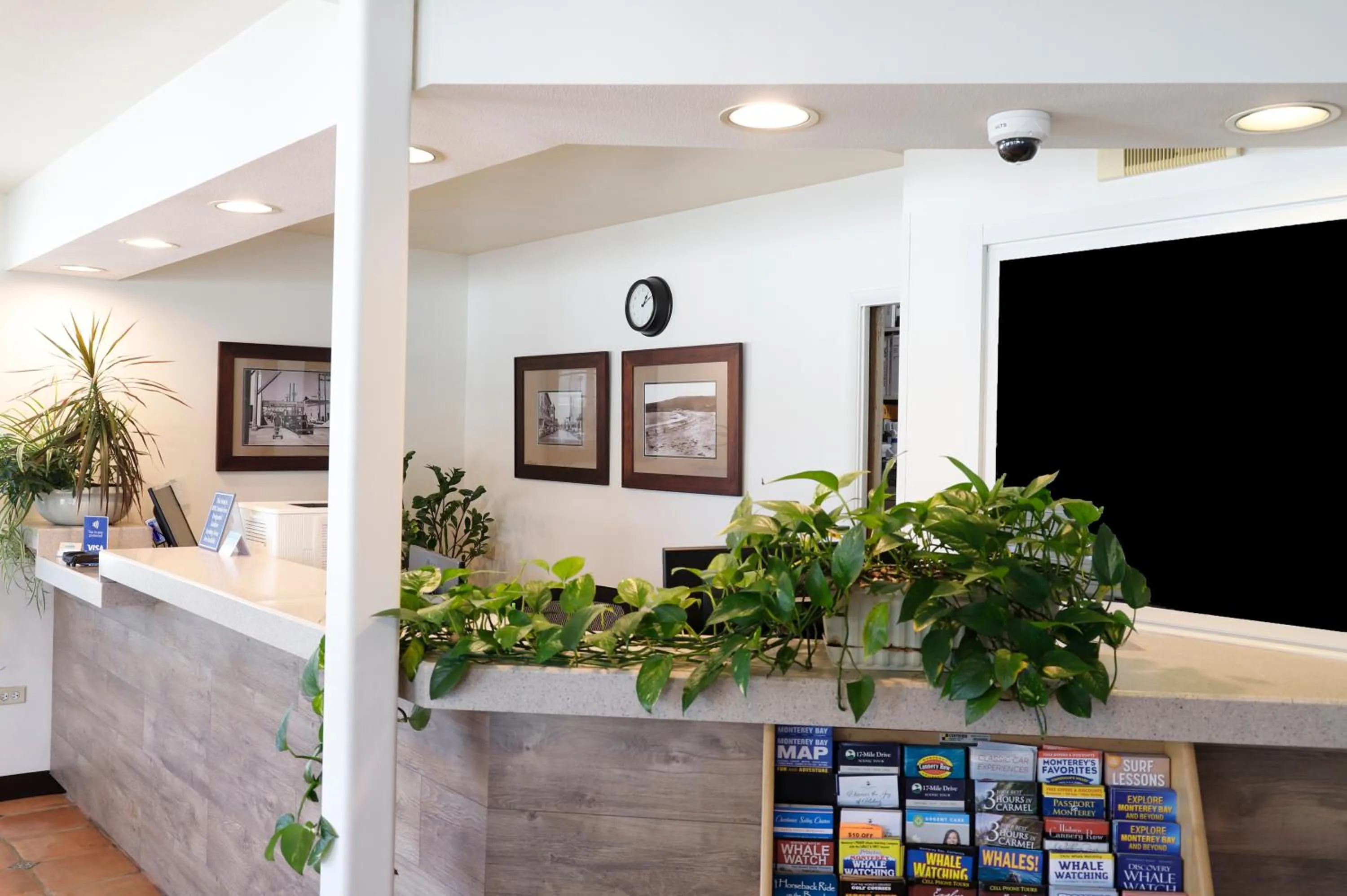 Lobby or reception in The Stevenson Monterey