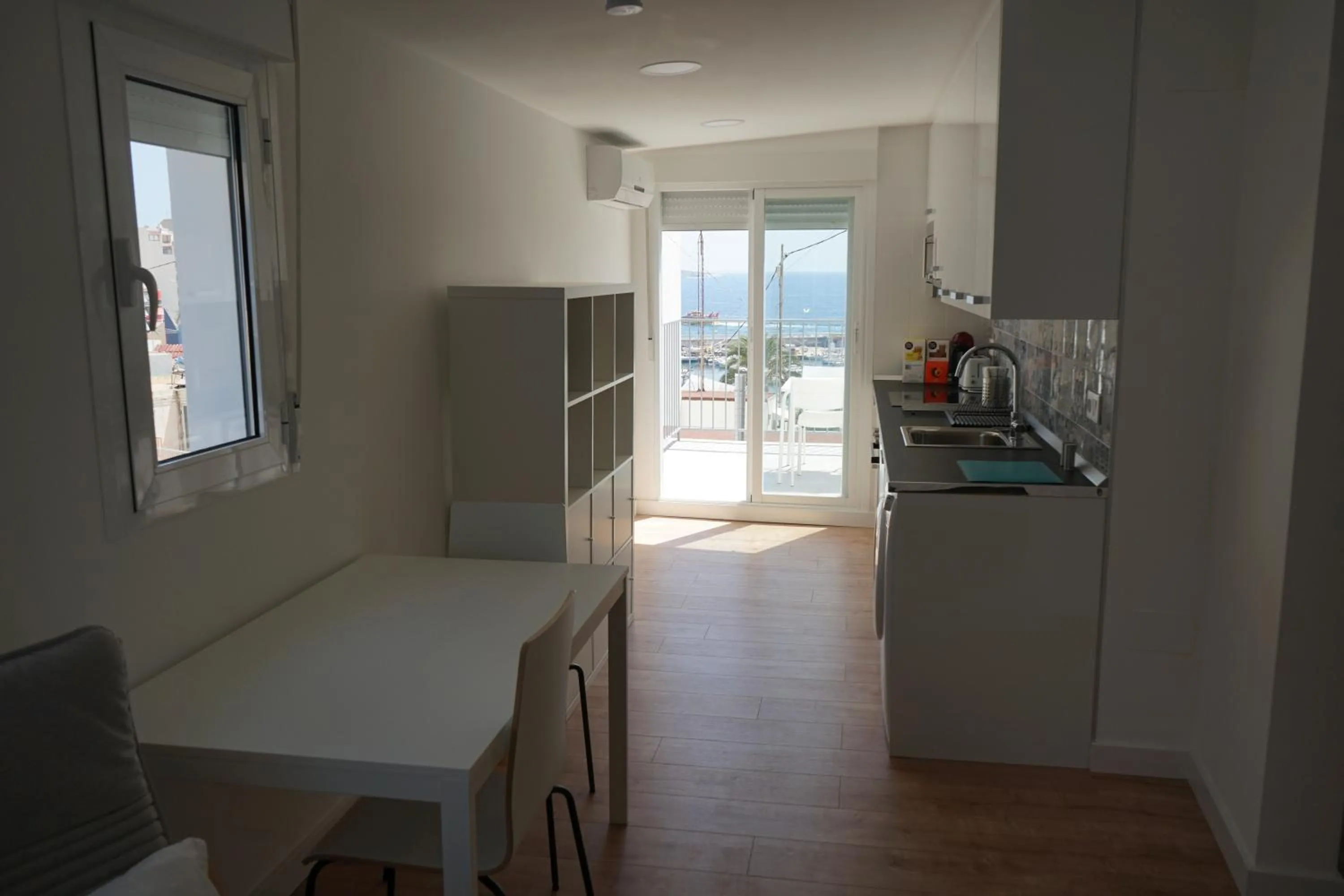 Kitchen or kitchenette in Pescadors Apartamentos TRG