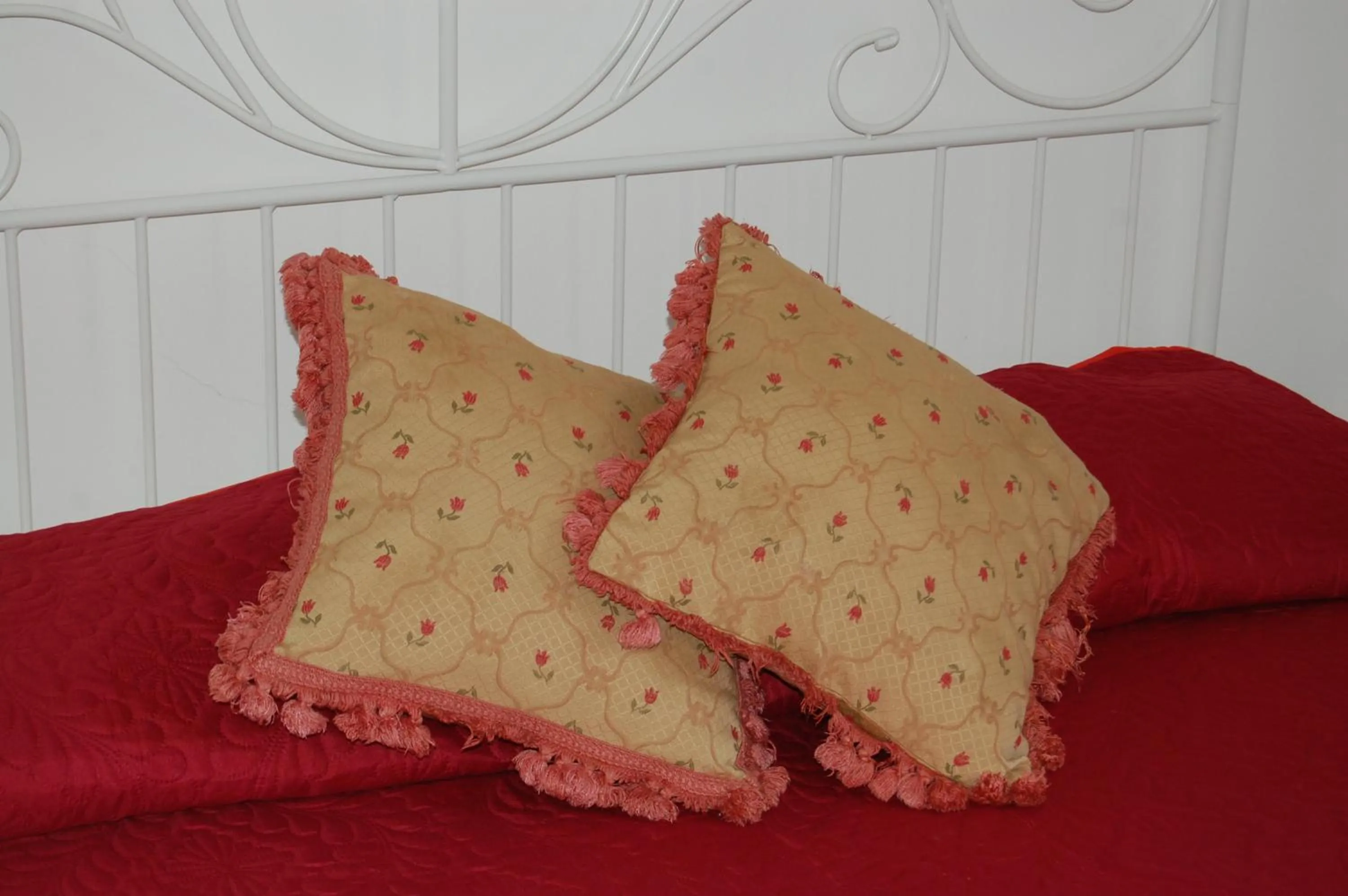 Decorative detail, Bed in Le casette di Frà al Bondì