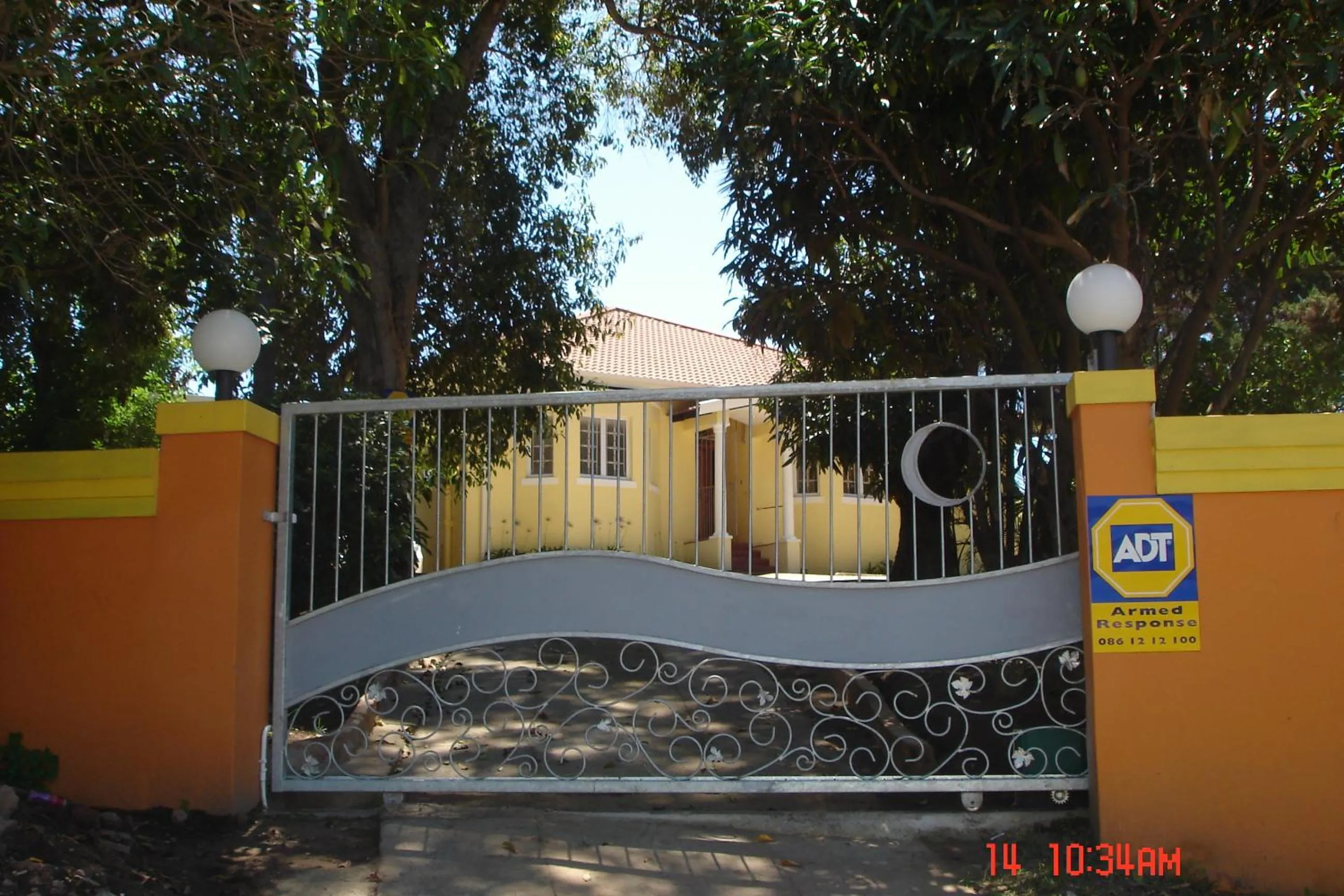 Day in The Crescent Guesthouses - BnB/Self Catering