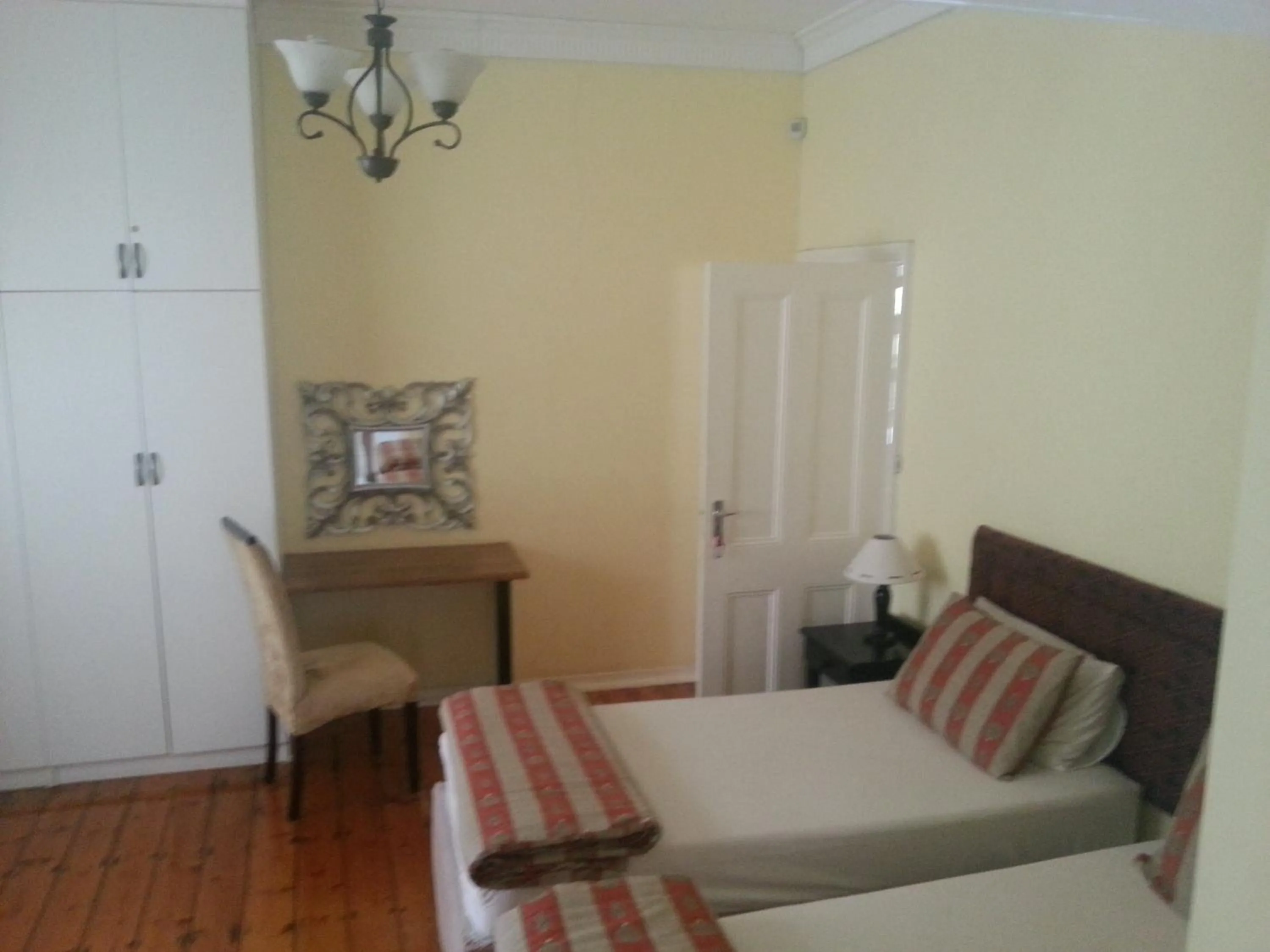 Bed in The Crescent Guesthouses - BnB/Self Catering