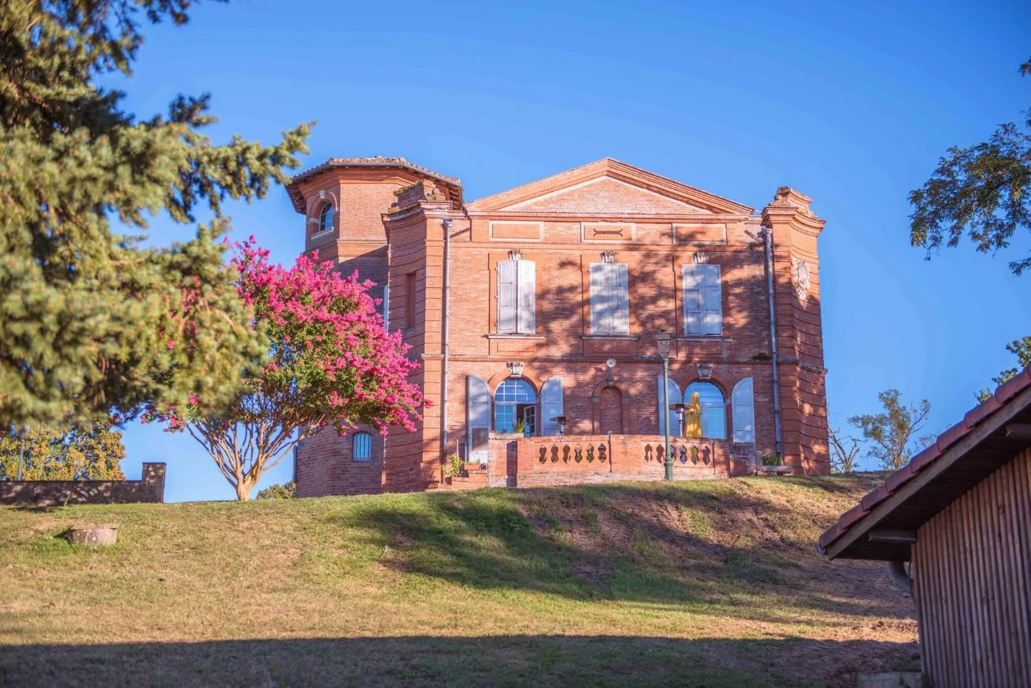 Property building in Château de Loubéjac