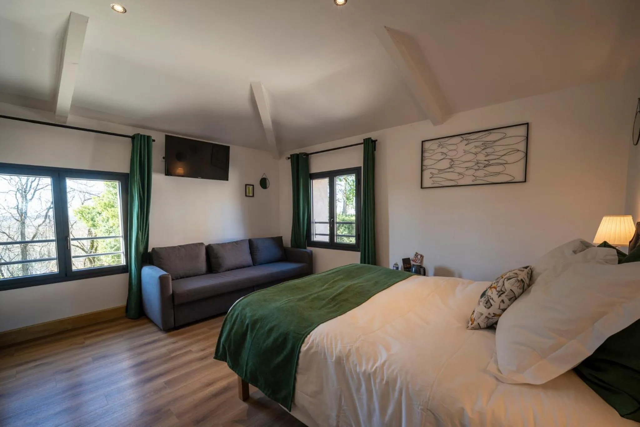 Photo of the whole room, Bed in Château de Loubéjac