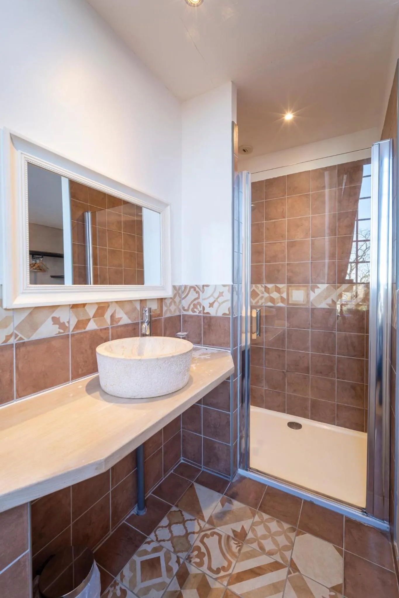 Shower in Château de Loubéjac