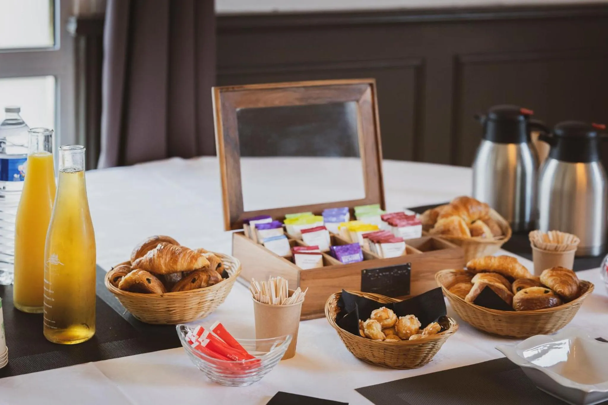 Breakfast in Château de Loubéjac