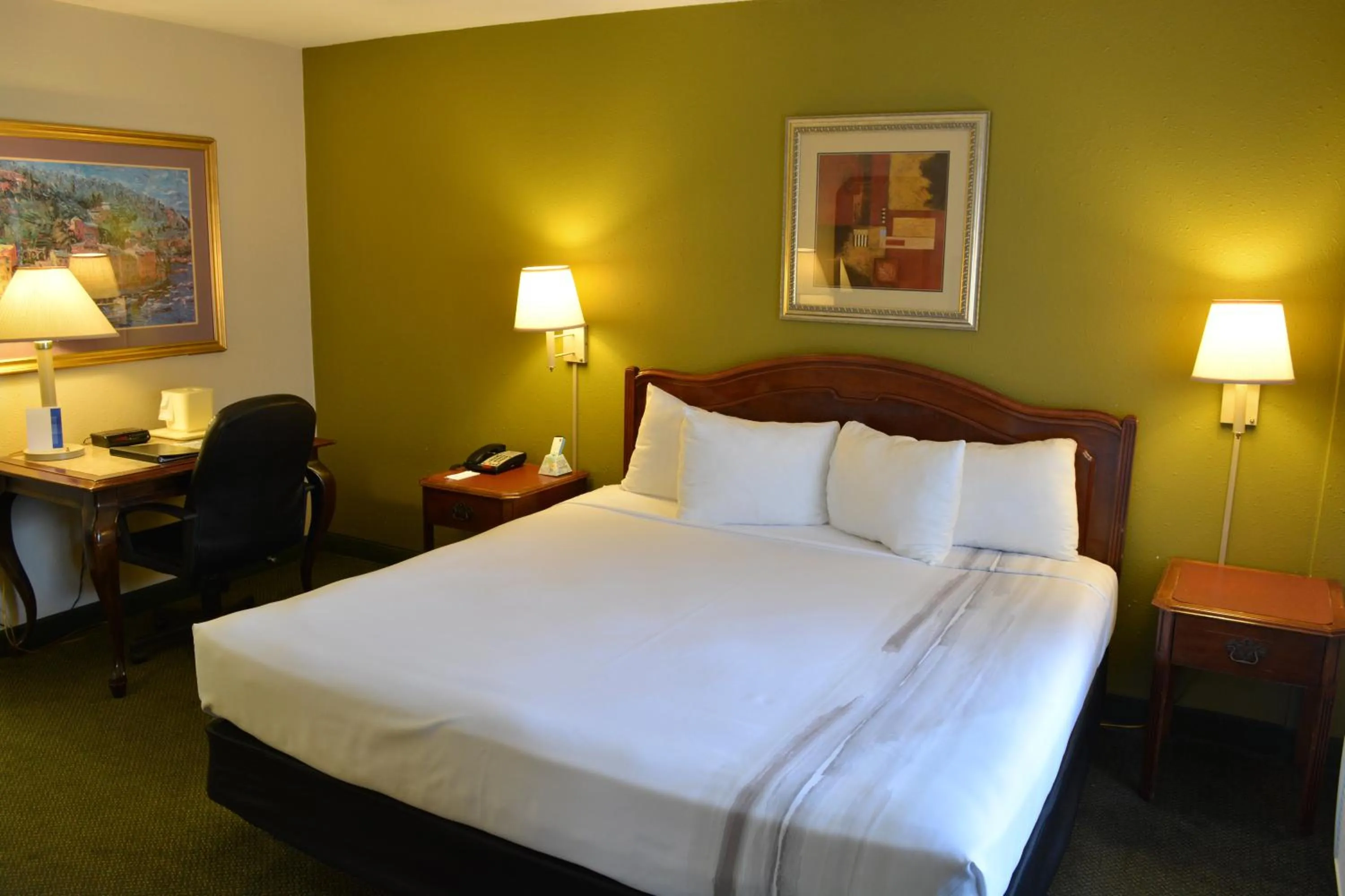 Bedroom in Chicago Lakeshore Hotel