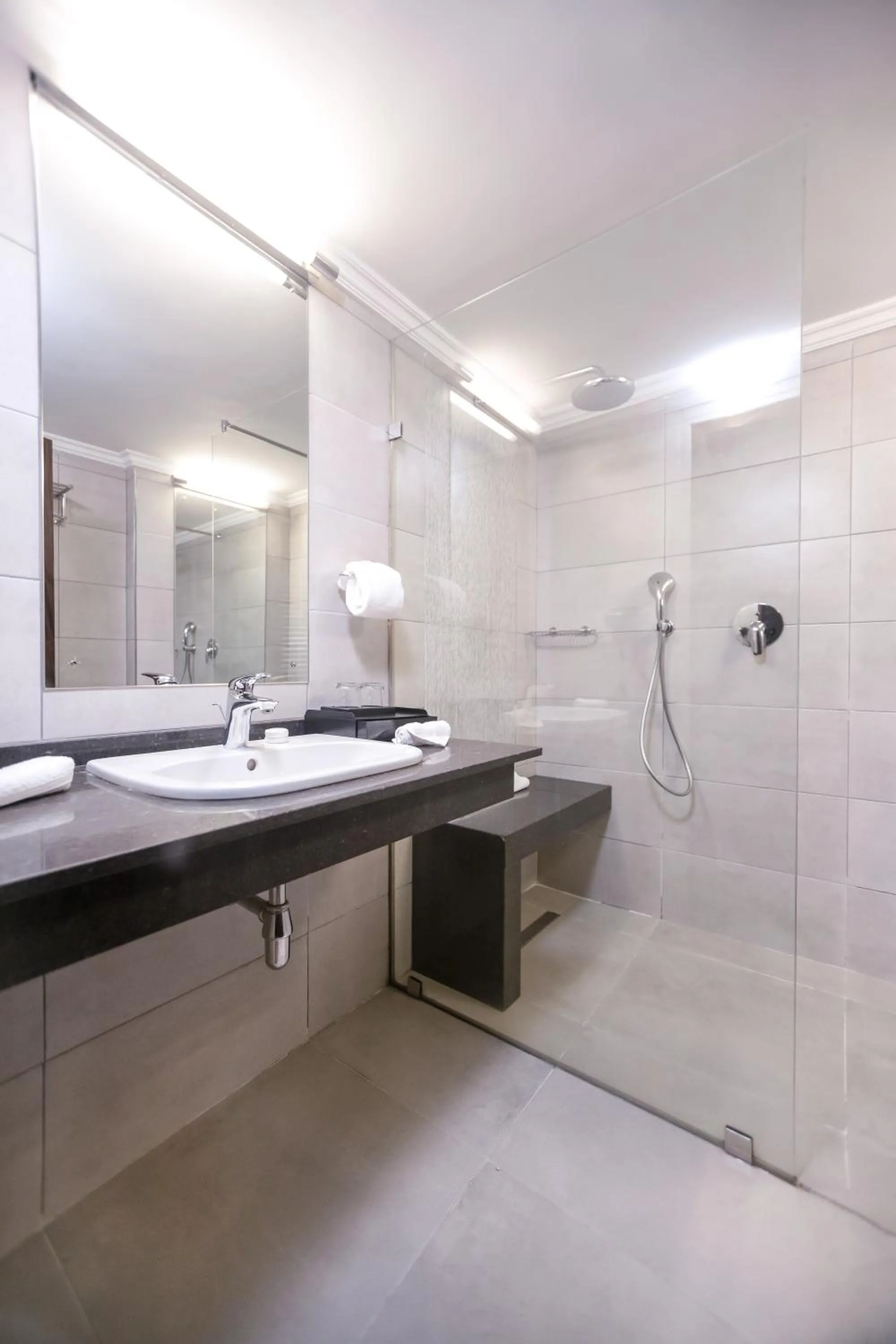 Shower in The African Regent Hotel