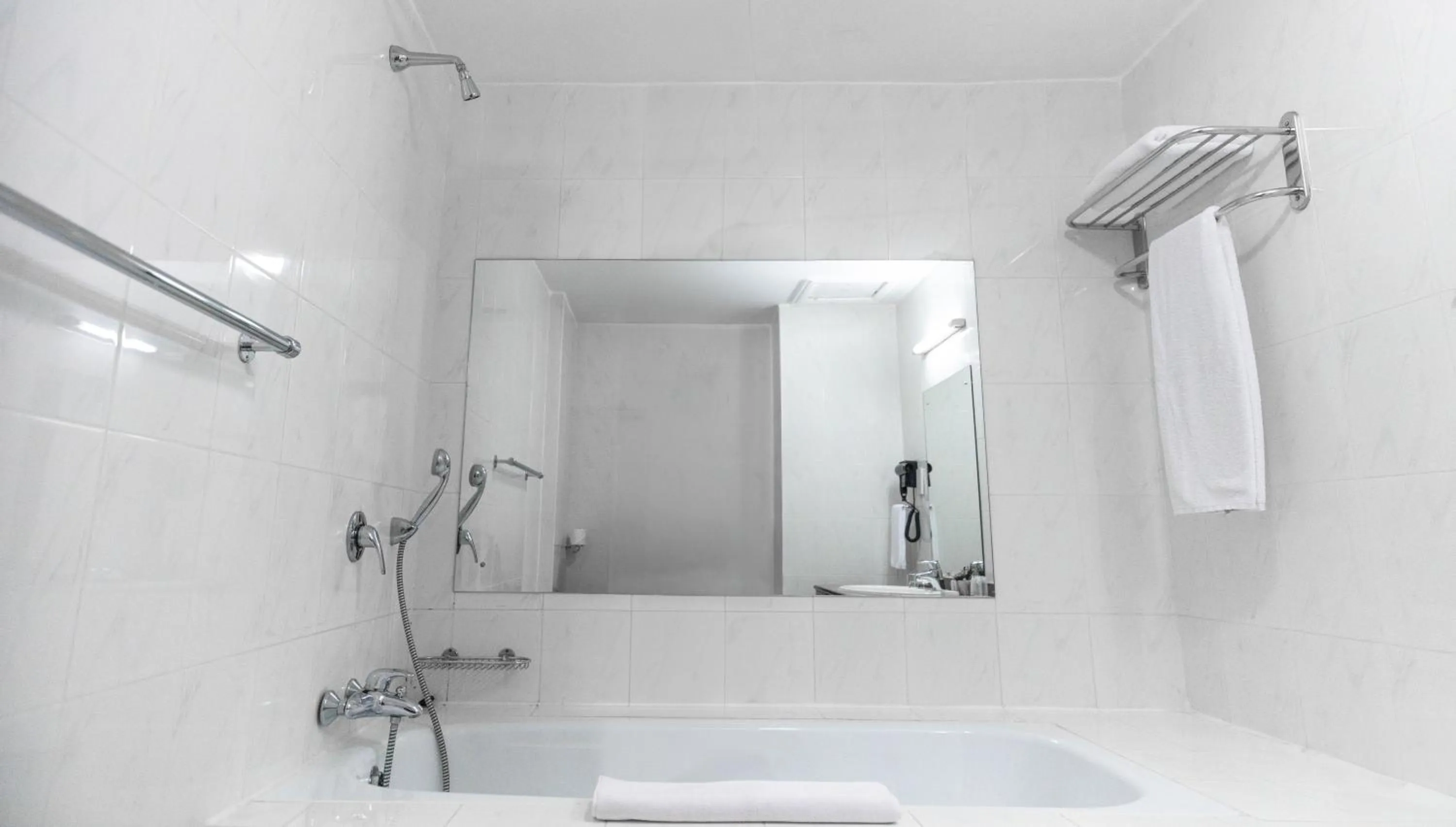 Shower in The African Regent Hotel