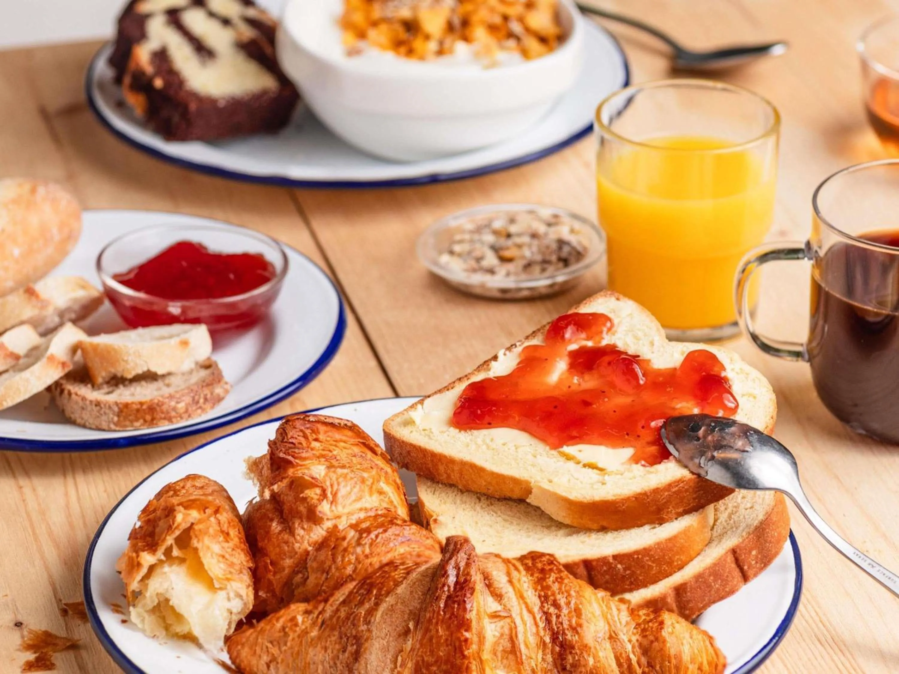 Breakfast in ibis budget Thonon Les Bains