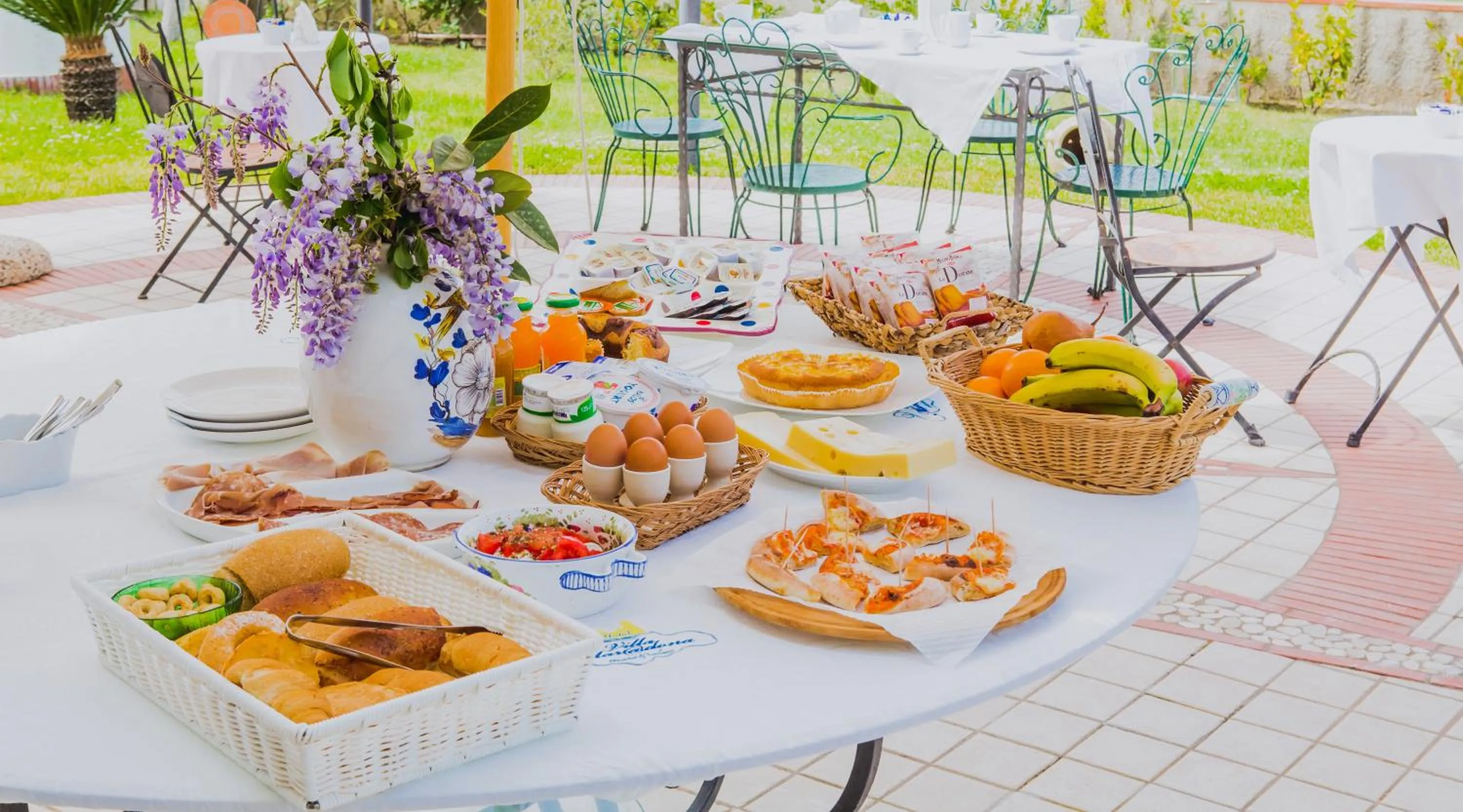 Dining area in Villa Maredona