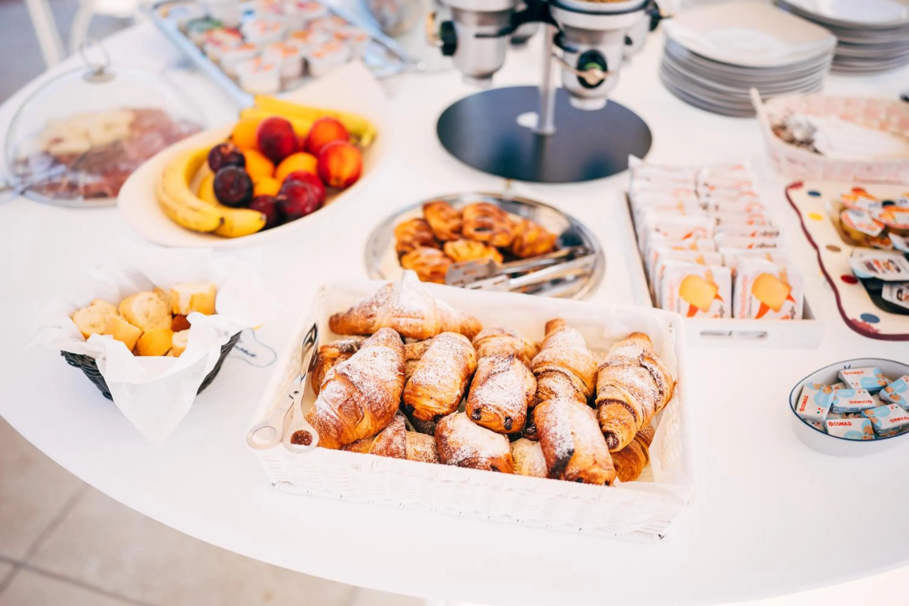 Breakfast in Villa Maredona