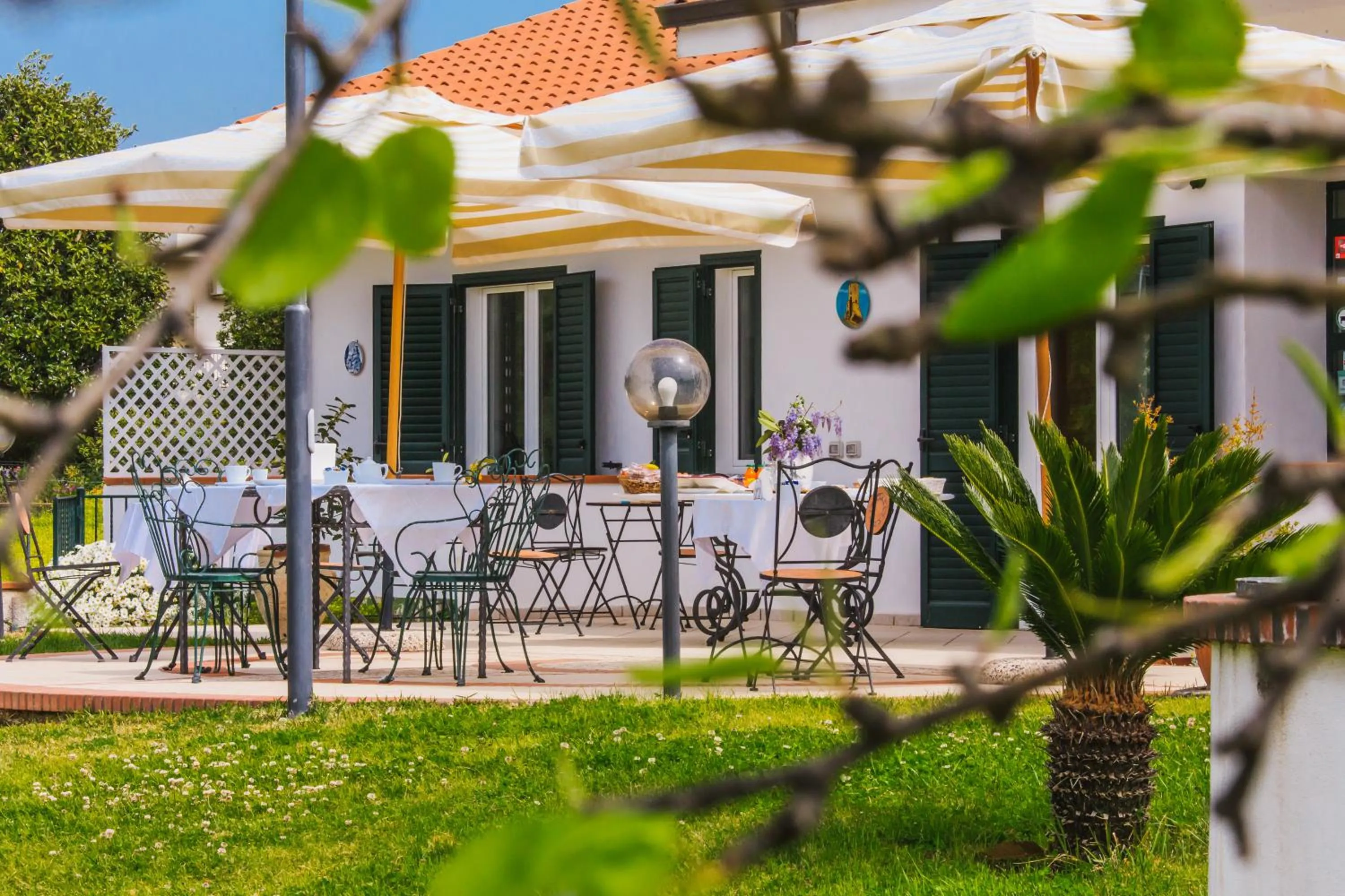 Facade/entrance in Villa Maredona