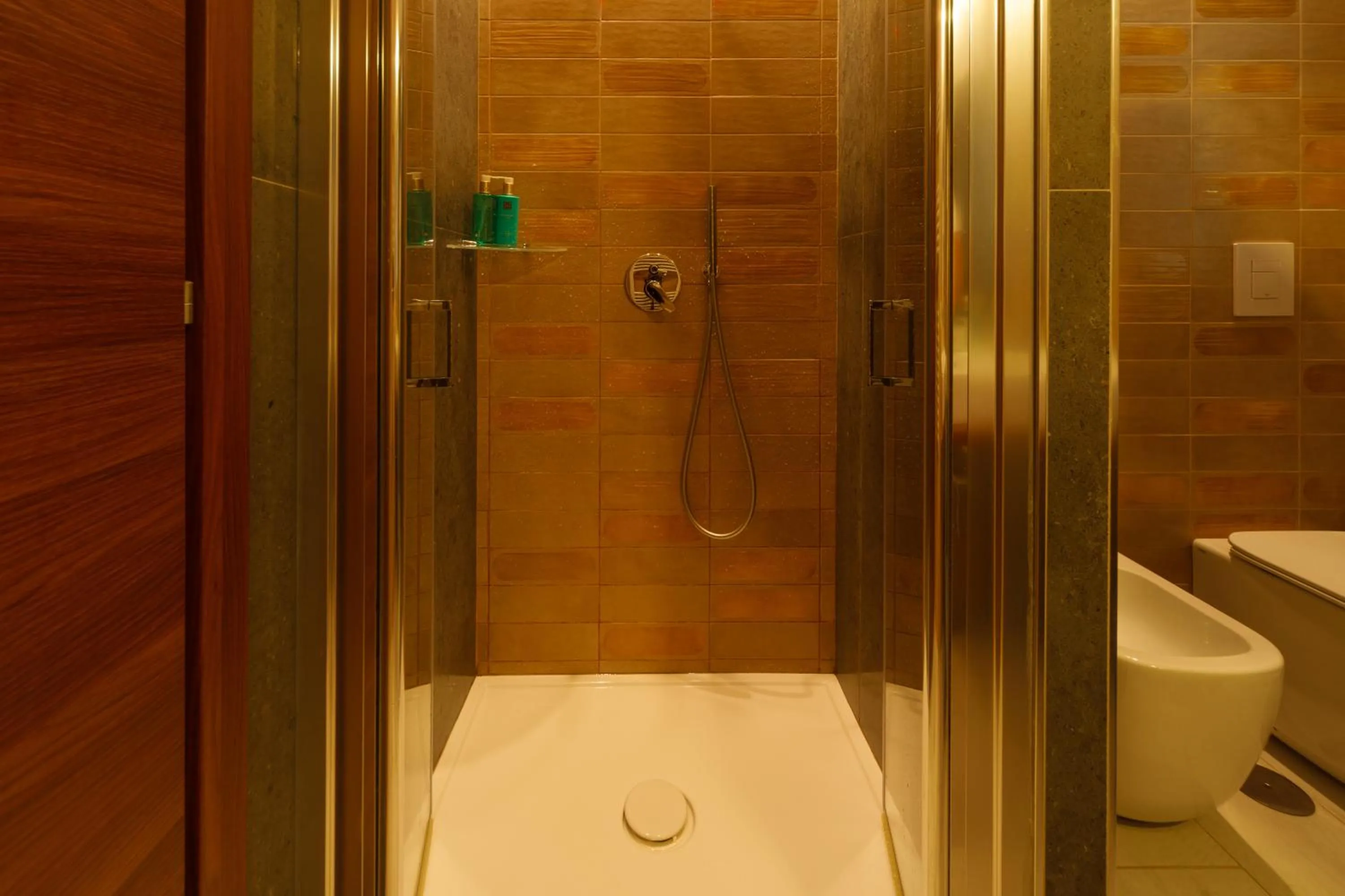 Shower in Villa Maredona