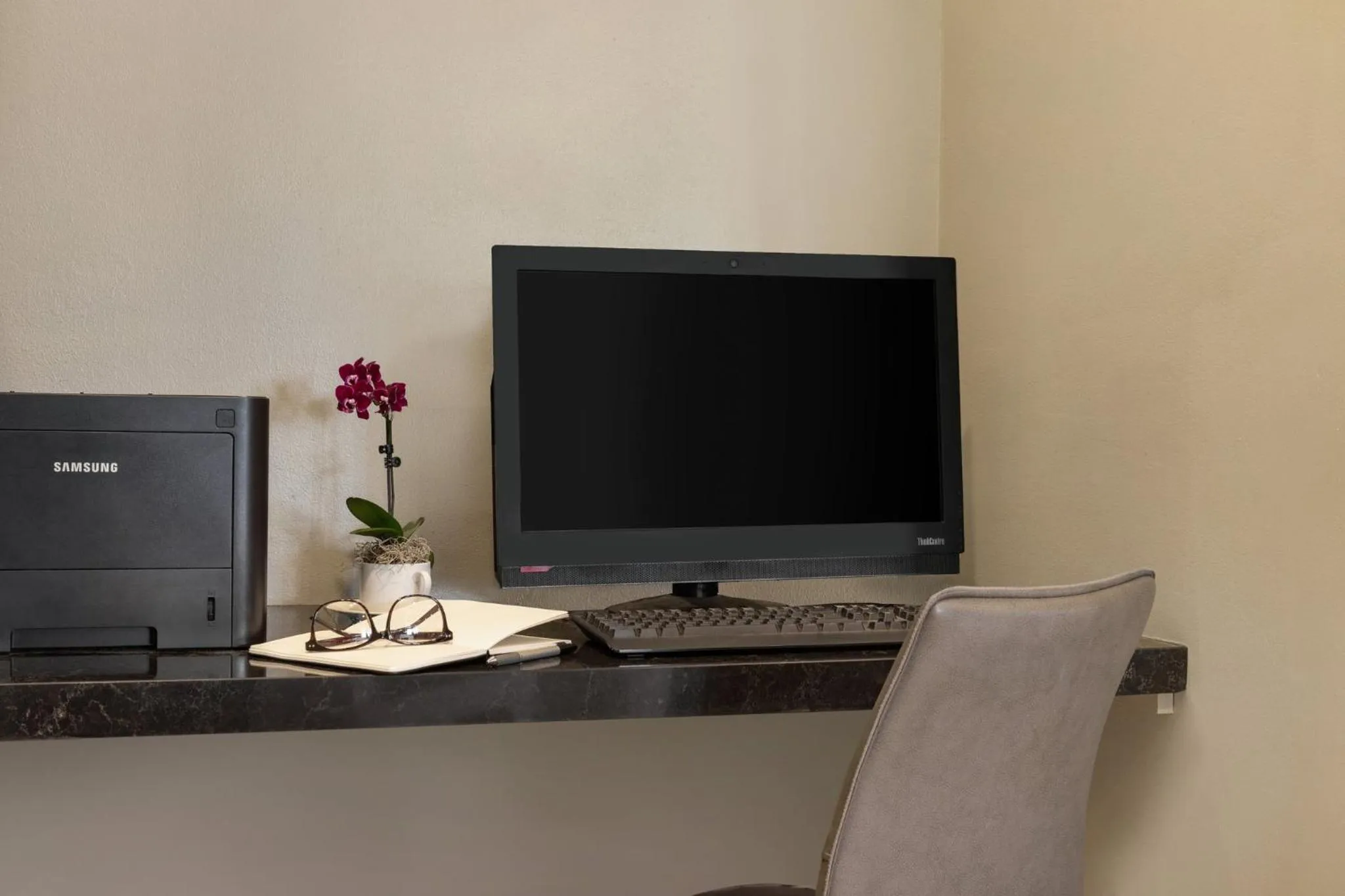 Business facilities in Peacock Suites