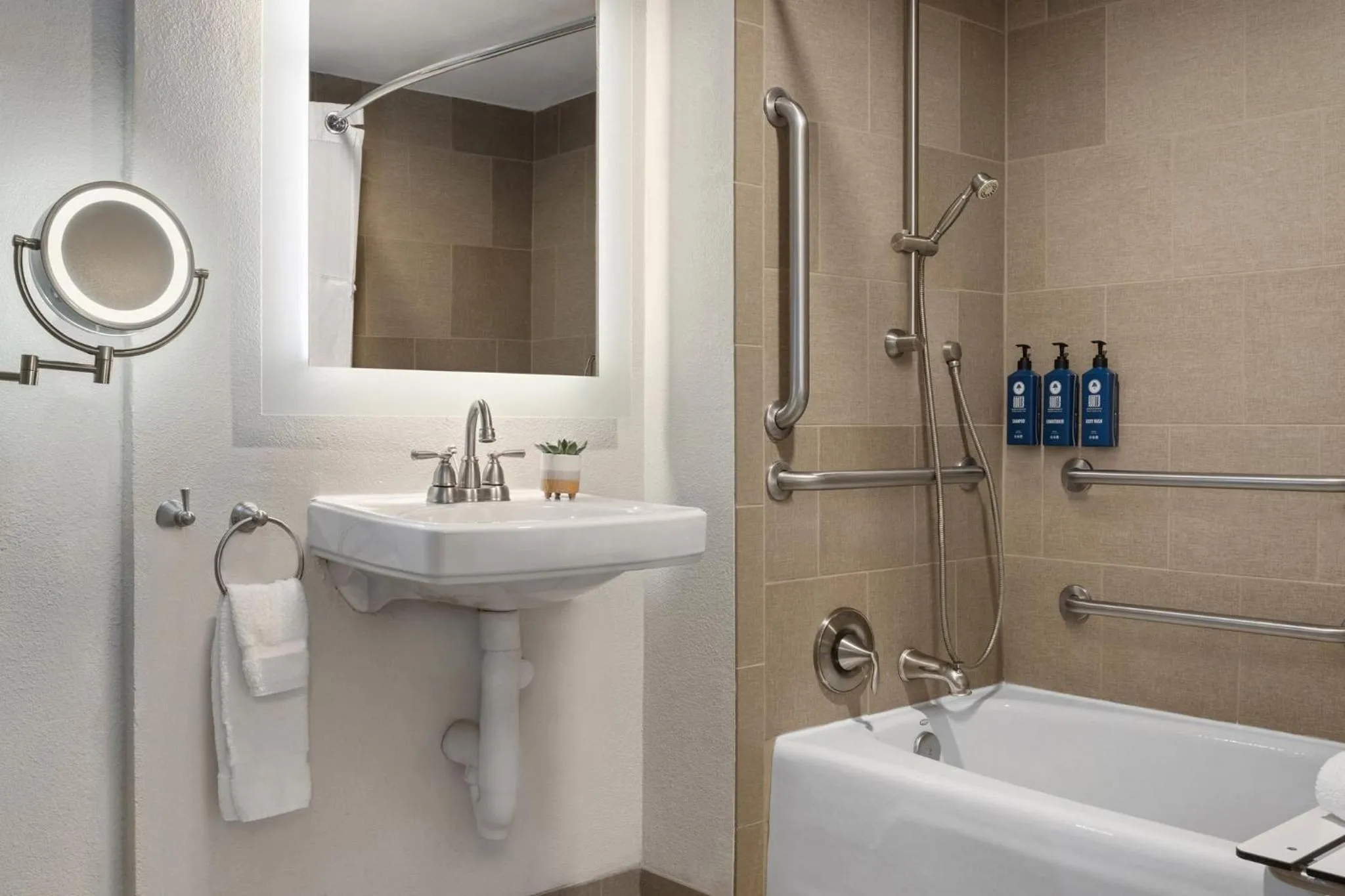 Bathroom in Peacock Suites