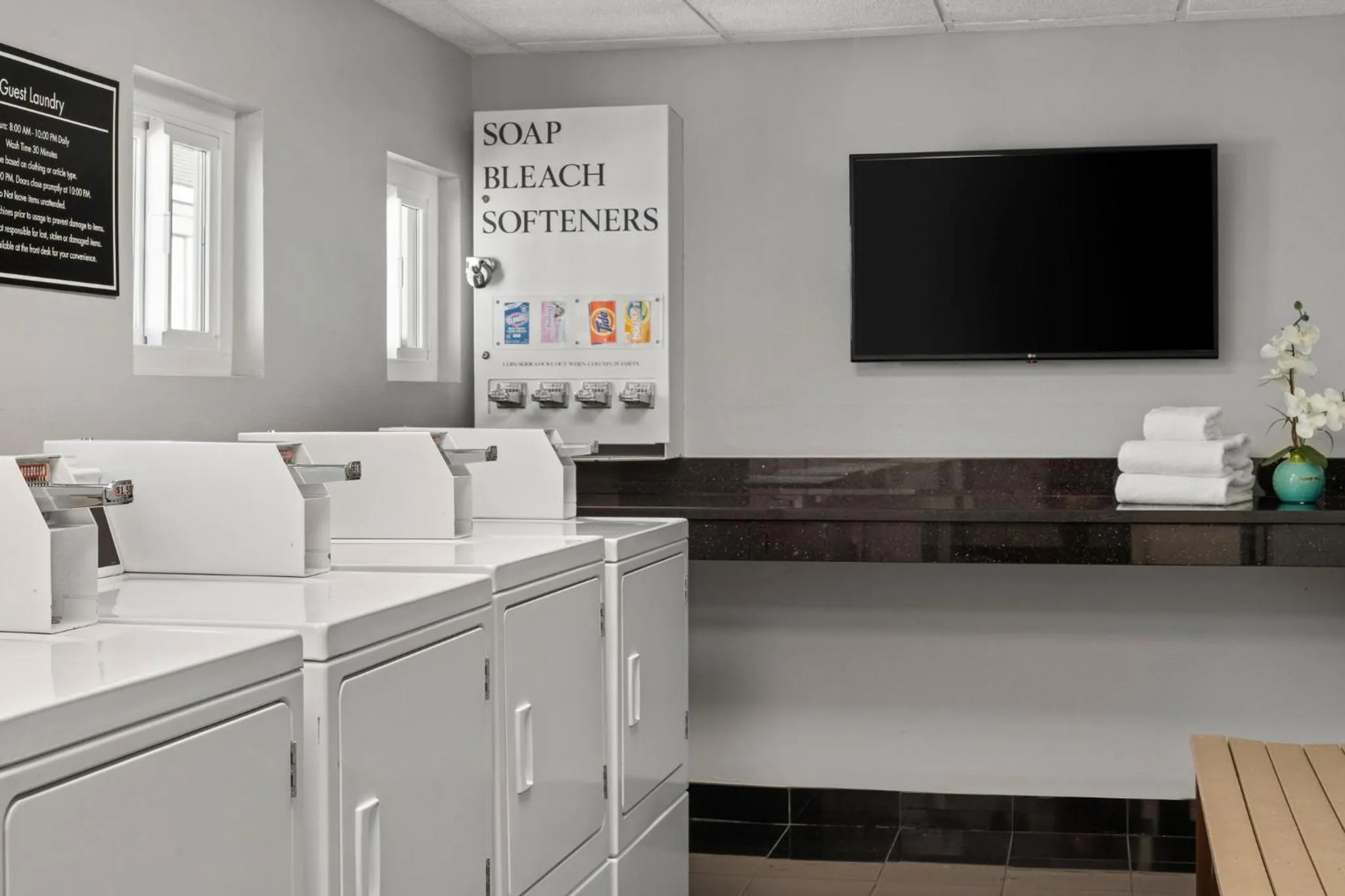 laundry in Peacock Suites