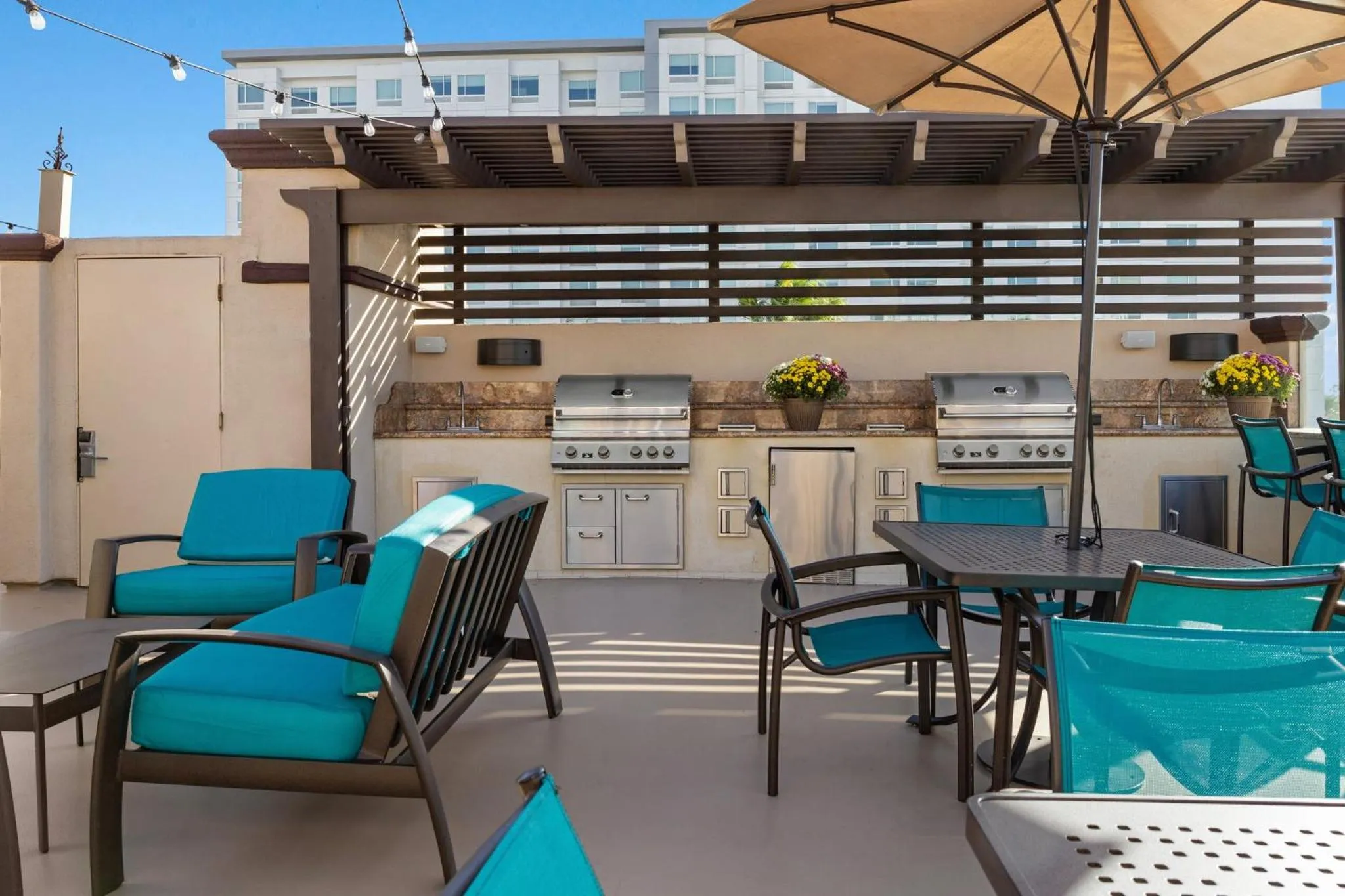 BBQ facilities in Peacock Suites