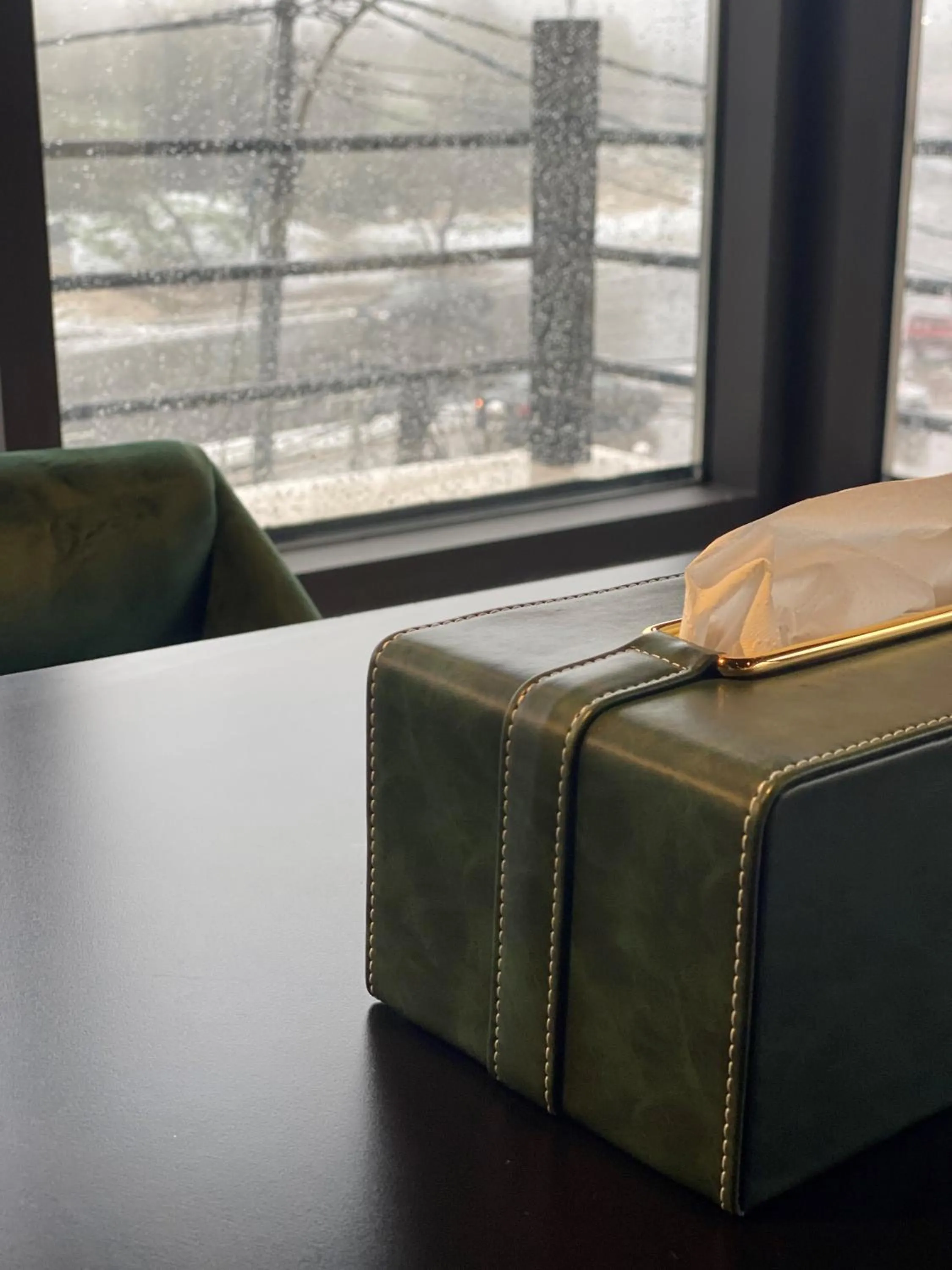 Restaurant/places to eat in Diamond Hotel