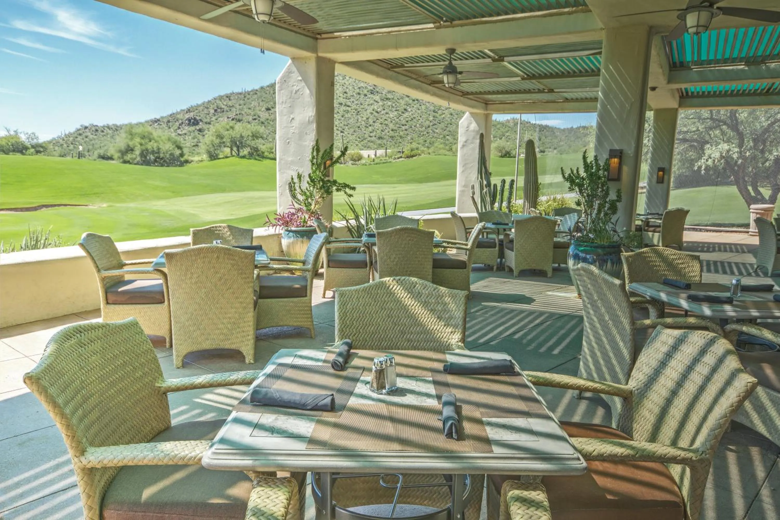 Restaurant/places to eat in Starr Pass Golf Suites
