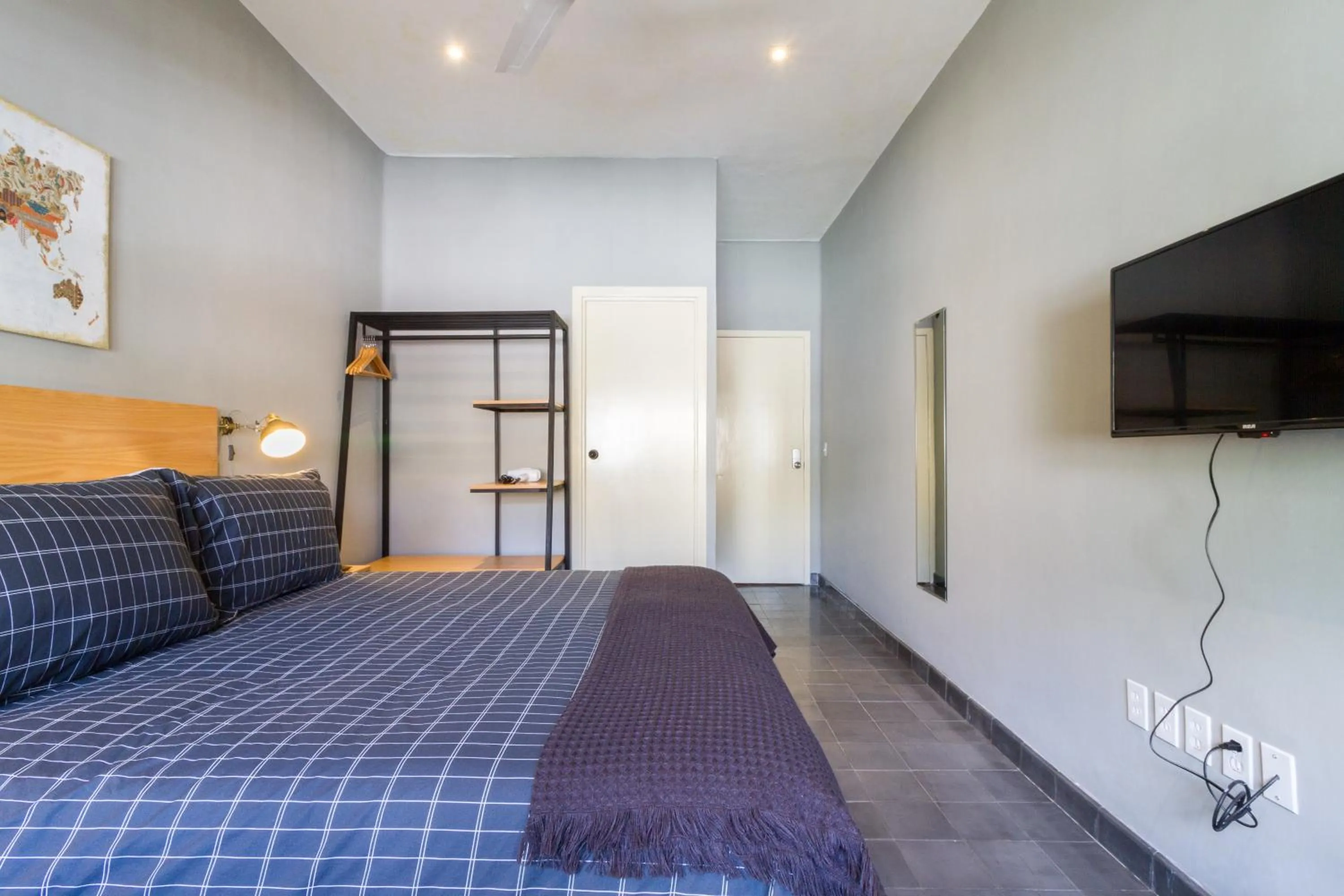 Communal lounge/ TV room, Bed in Casa Alexia