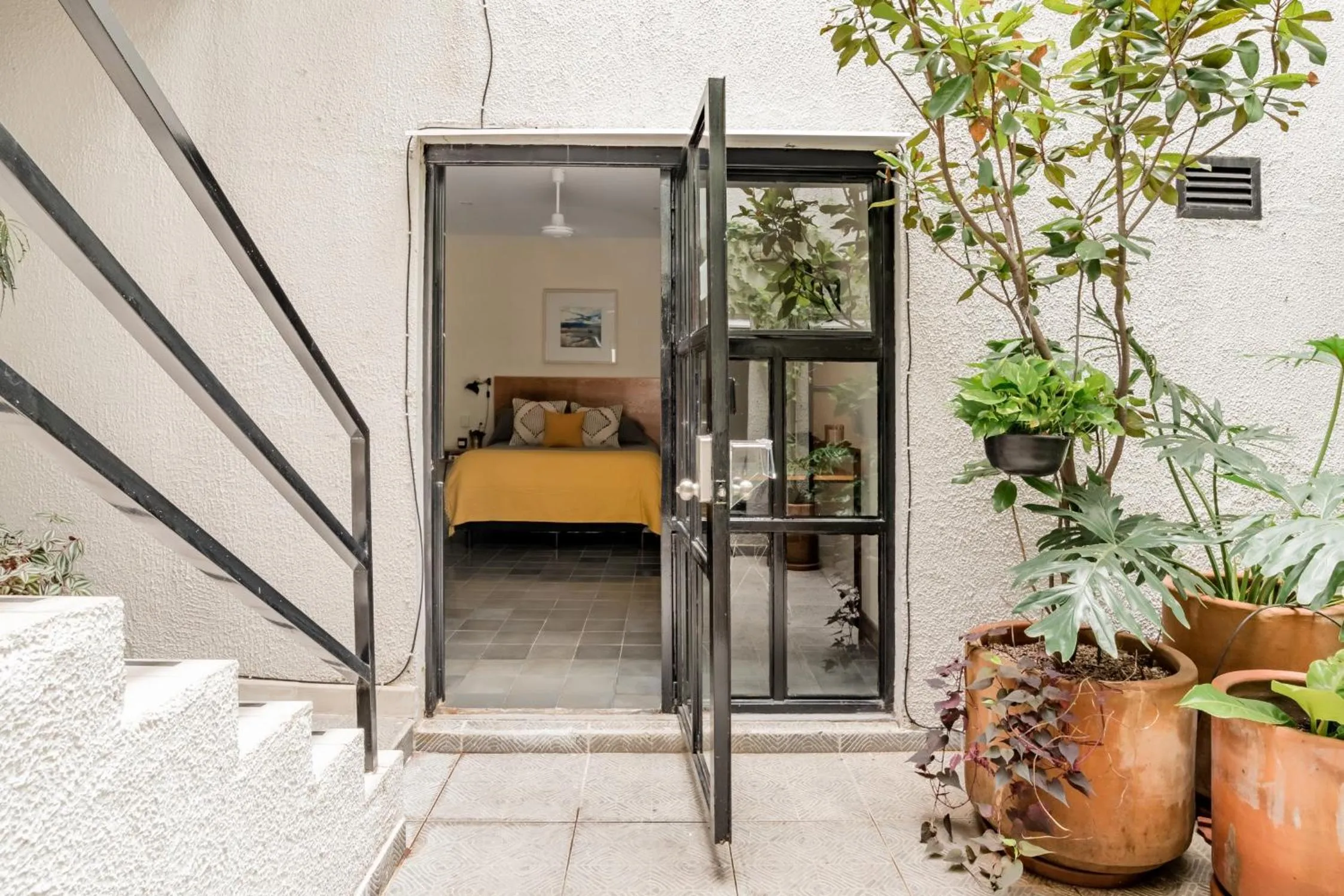 Facade/entrance in Casa Alexia