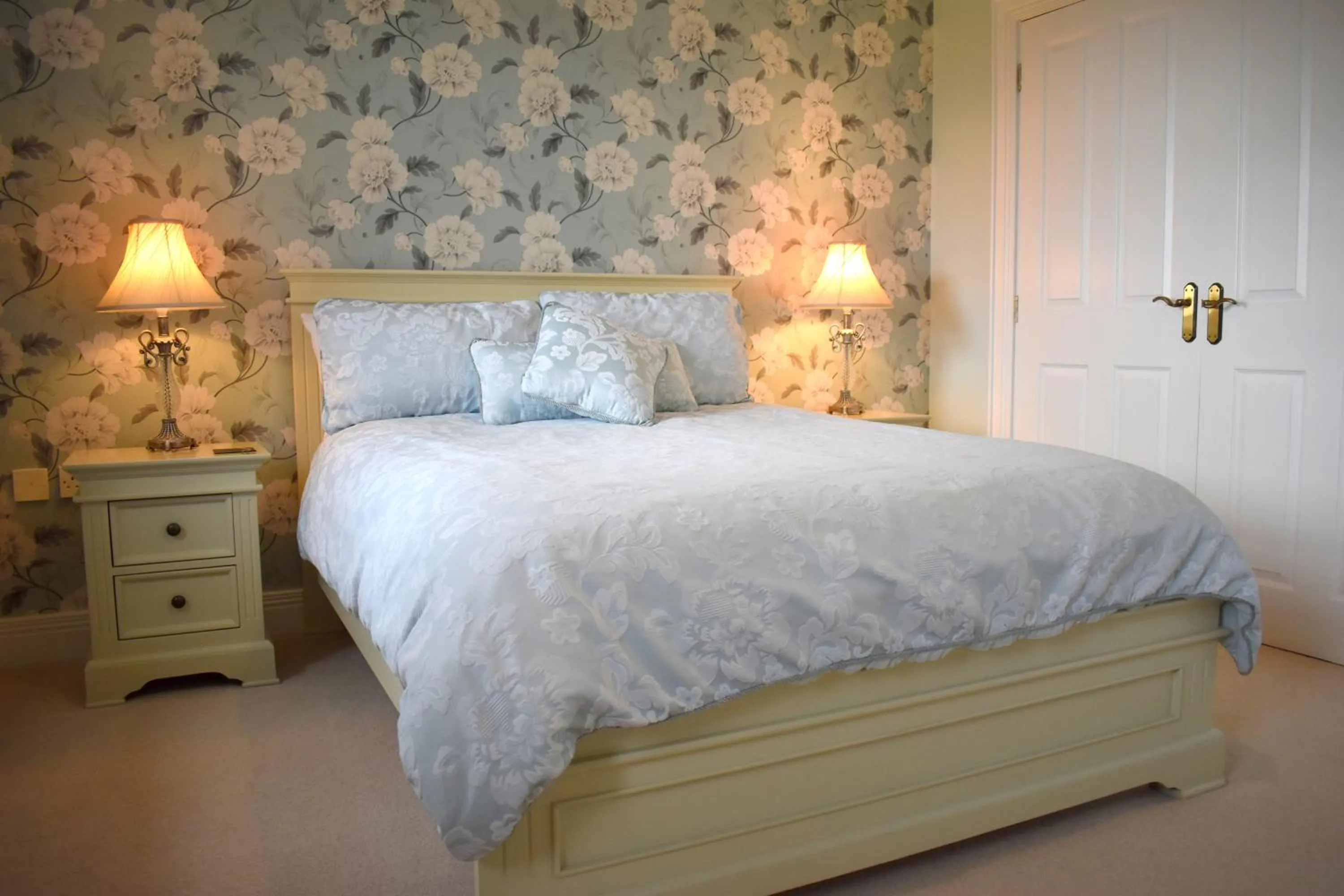 Photo of the whole room, Bed in The Meadows B&B