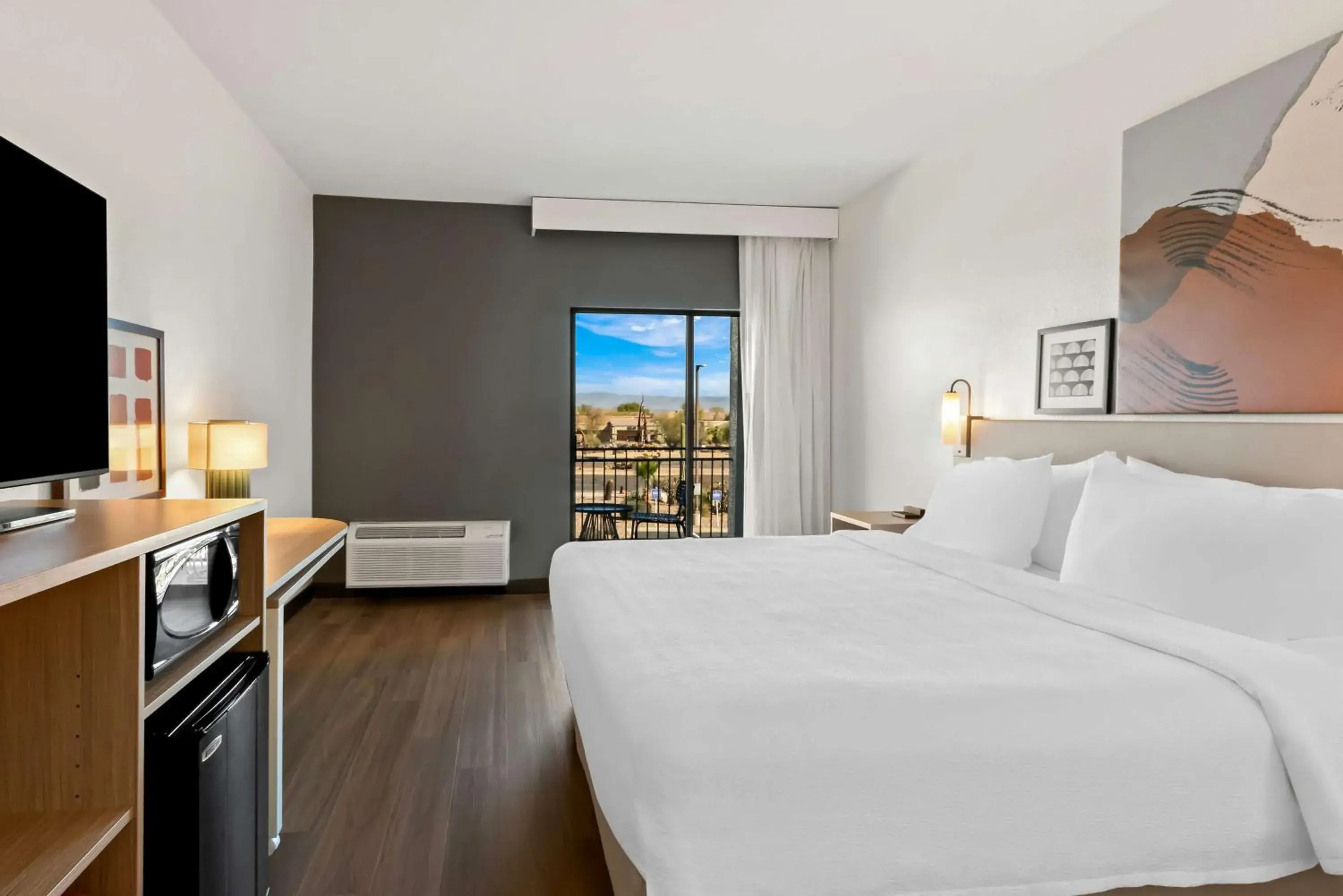 King Room with Balcony in Spark by Hilton Fountain Hills Scottsdale King Room with Balcony in Spark by Hilton Fountain Hills Scottsdale