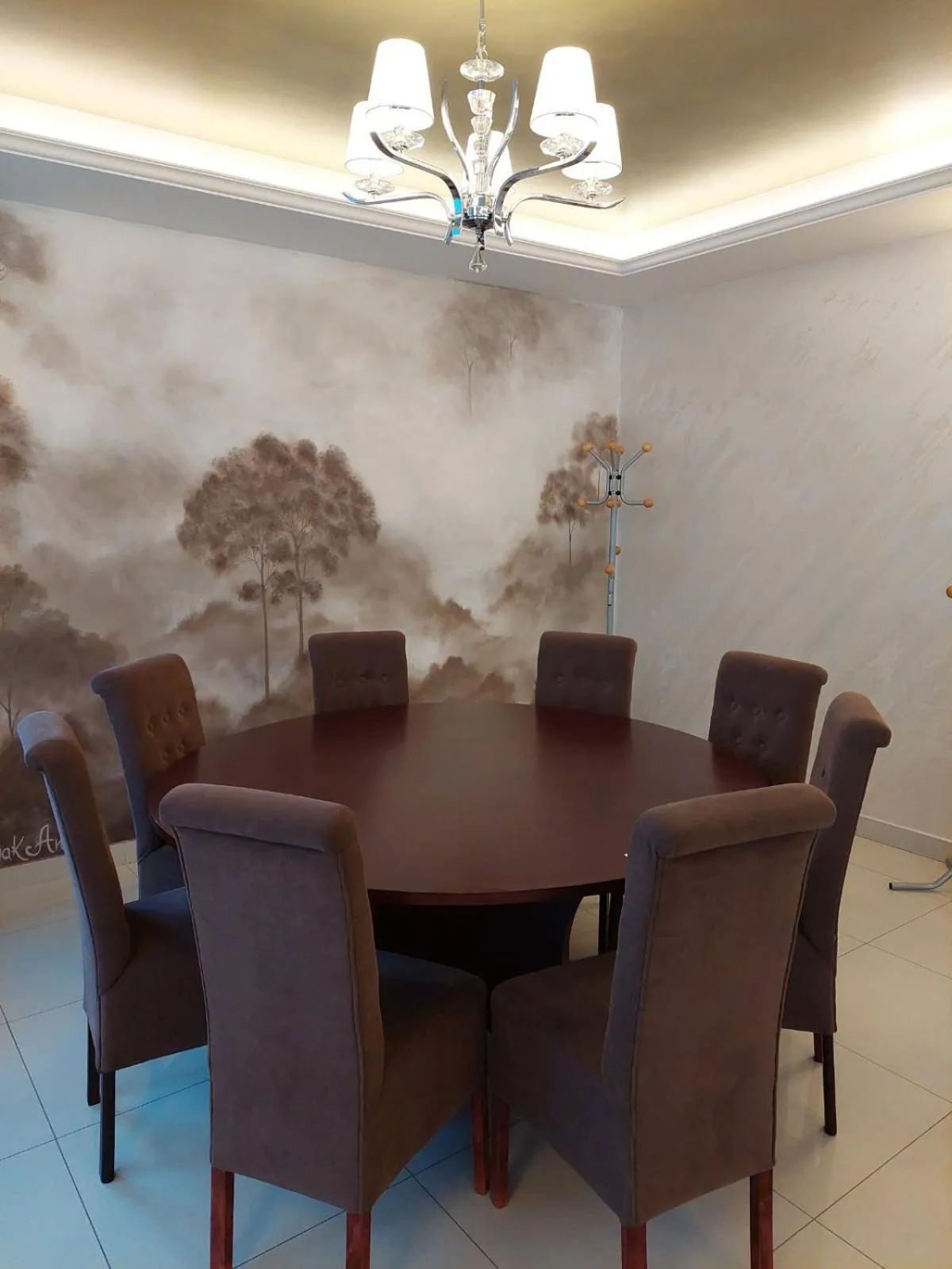 Restaurant/places to eat in Hotel Orion