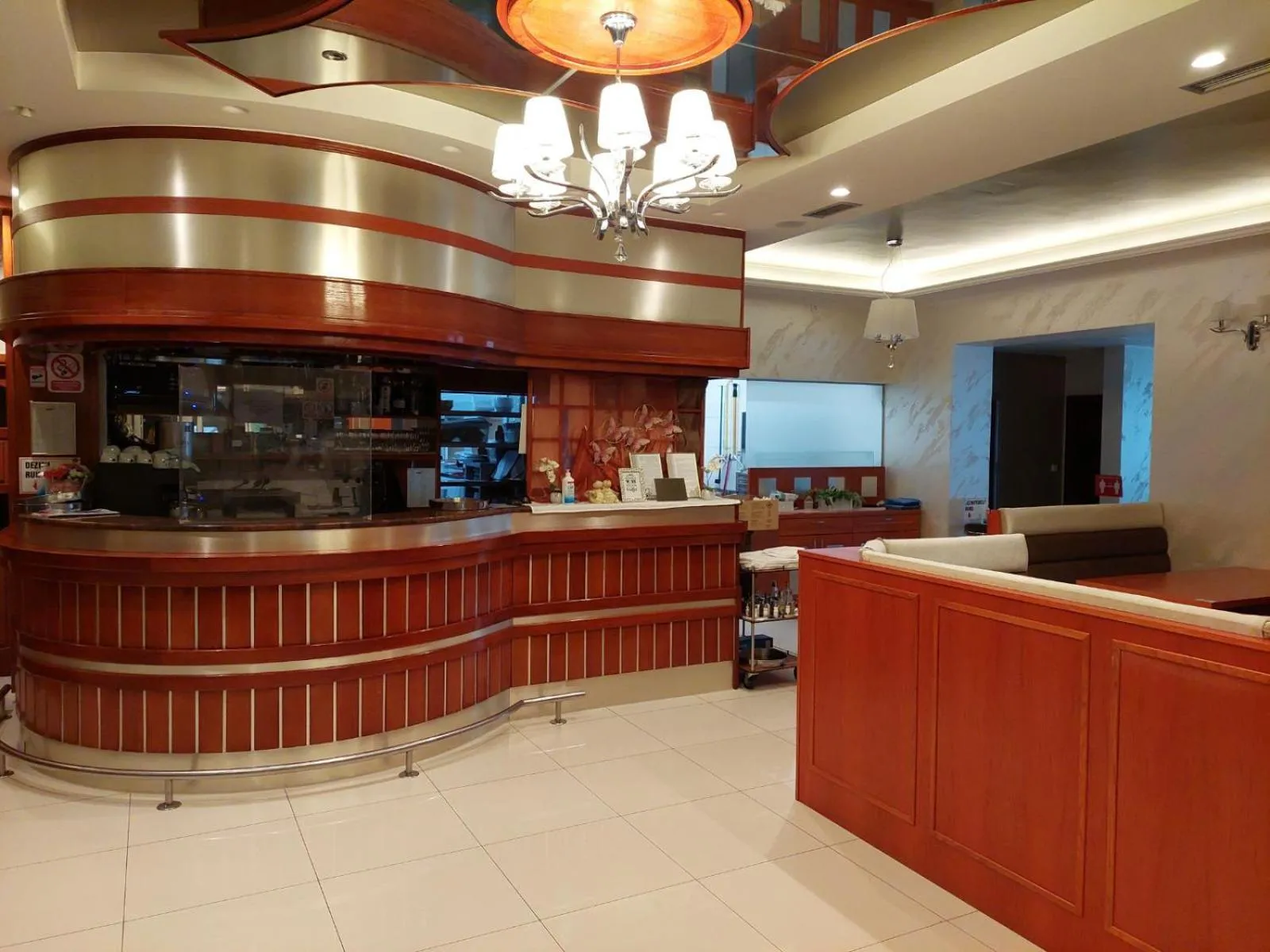 Restaurant/places to eat in Hotel Orion