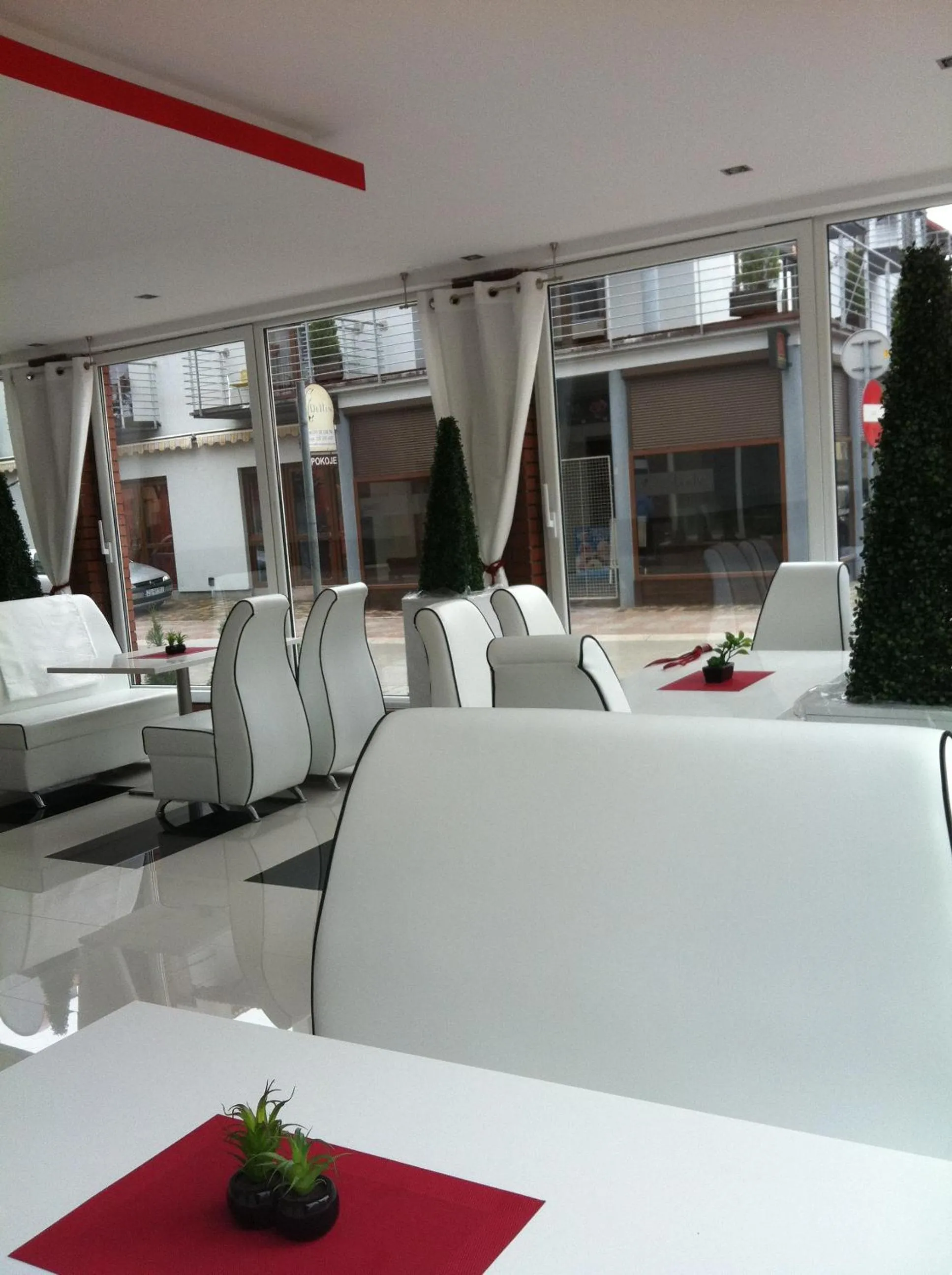 Restaurant/places to eat in Pensjonat Kotwica