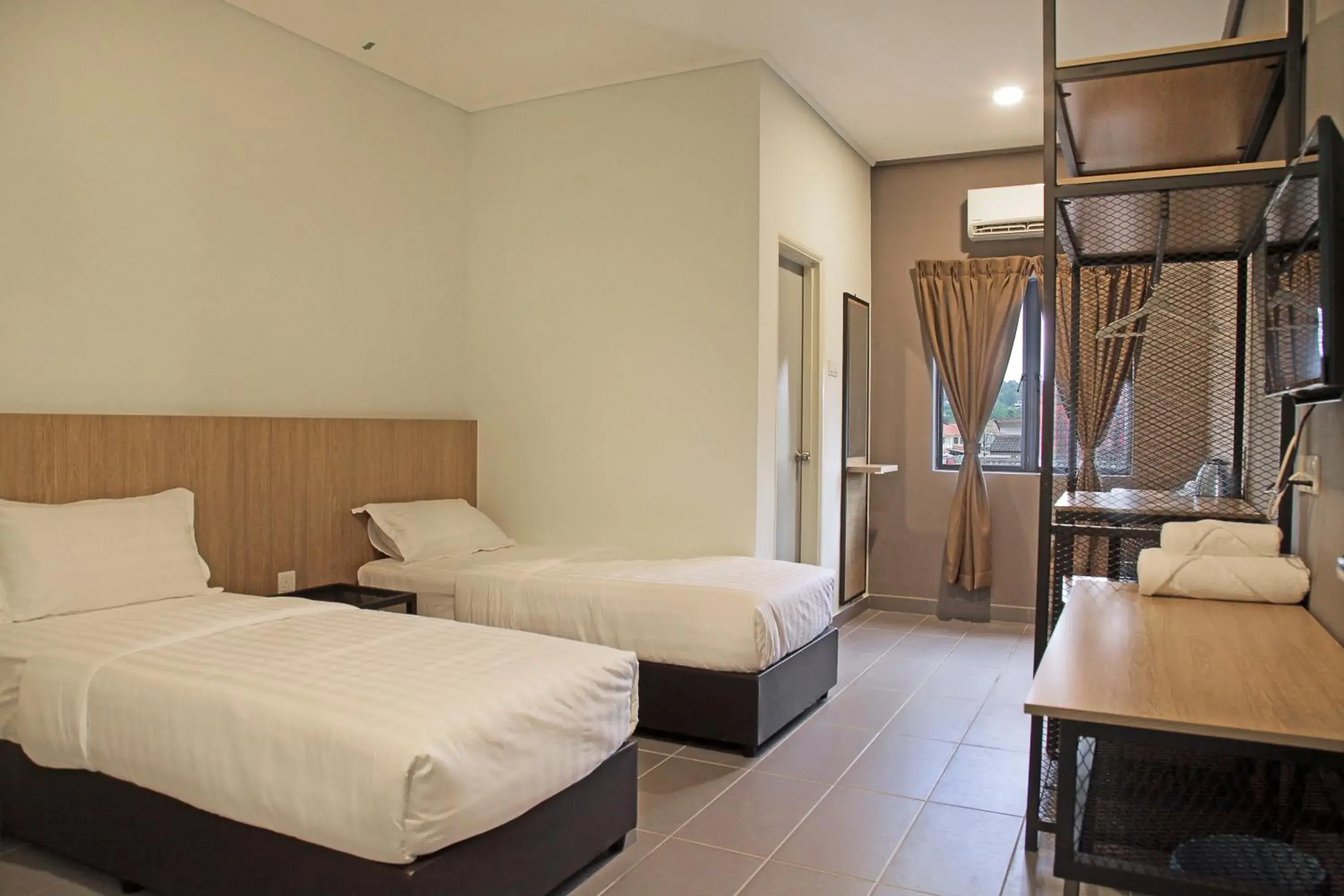 Twin Room with Private Bathroom in Hotel ali Imran Twin Room with Private Bathroom in Hotel ali Imran