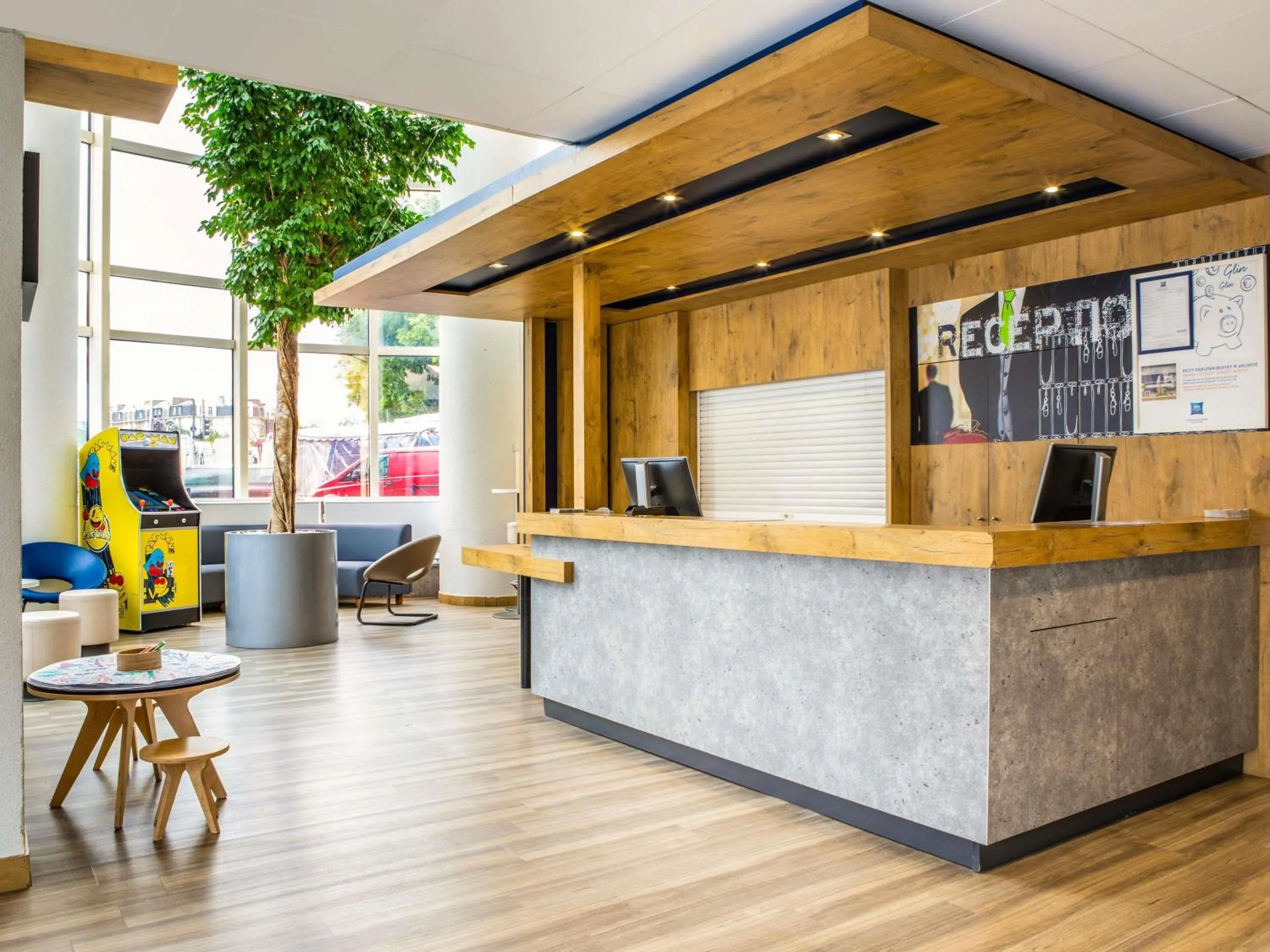 Property building in ibis budget Paris Porte de Montreuil