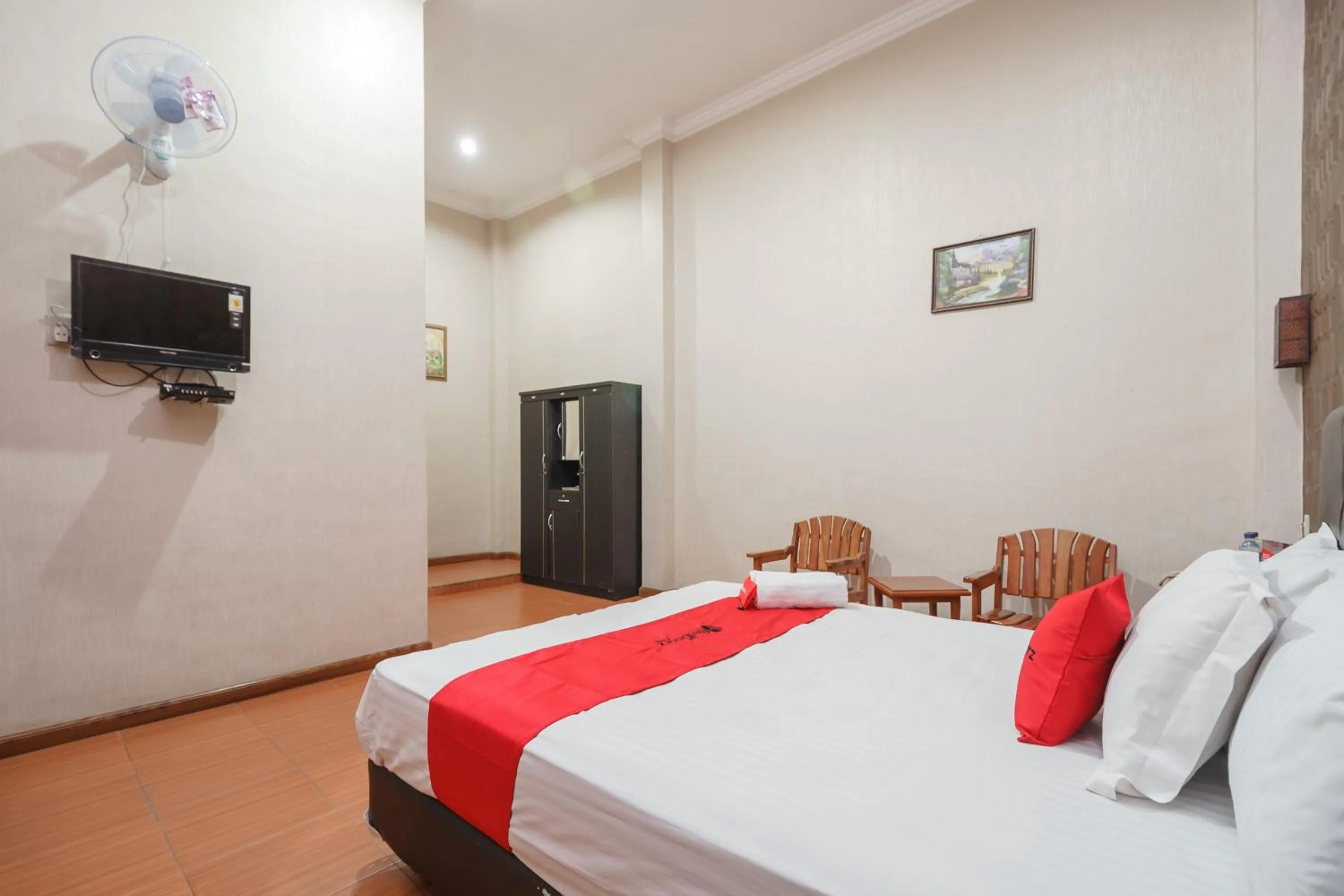 Bed in RedDoorz at Sedayu 2 Near Danau Toba Parapat