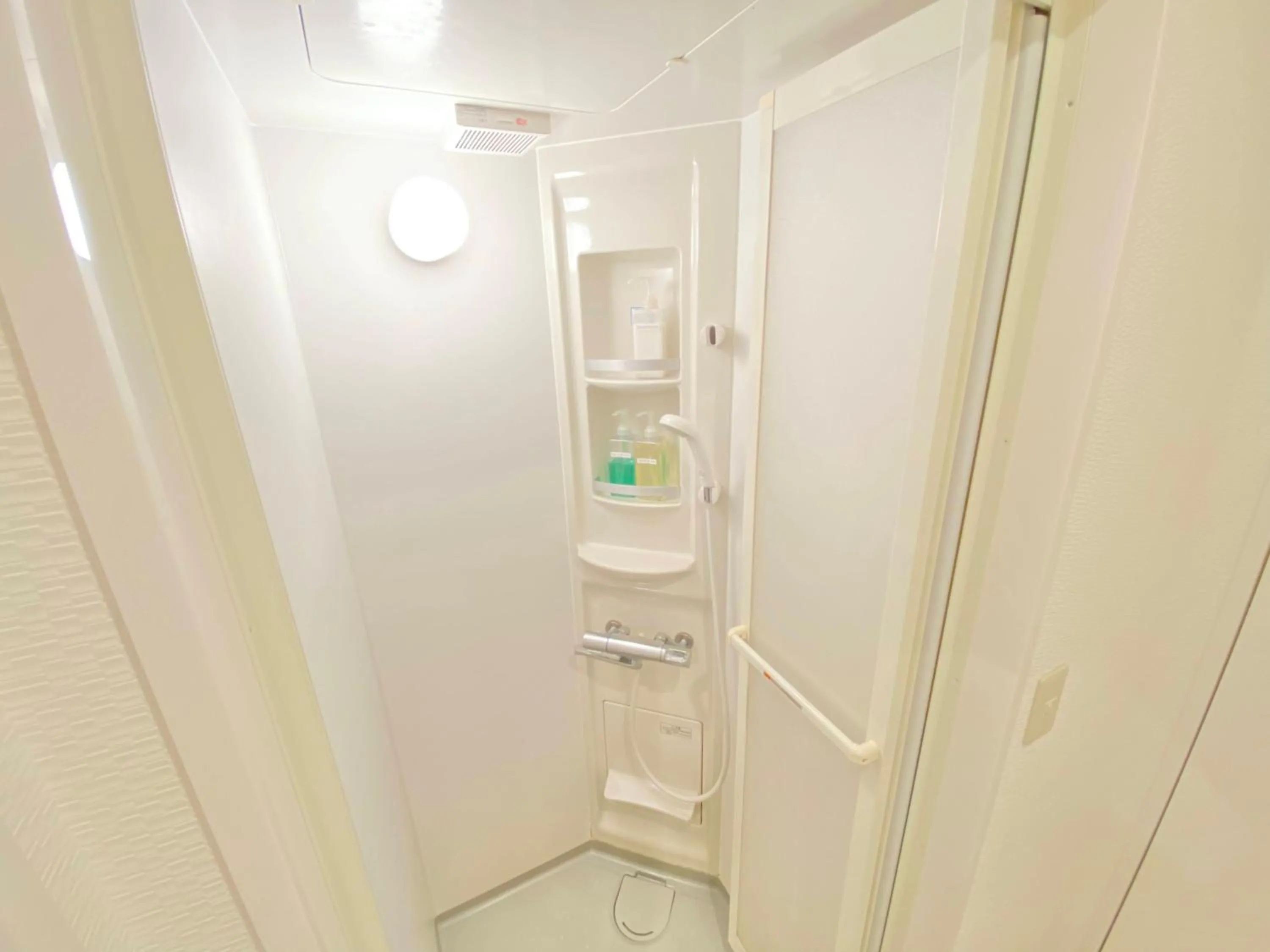 Shower in Hostel Ko-fu