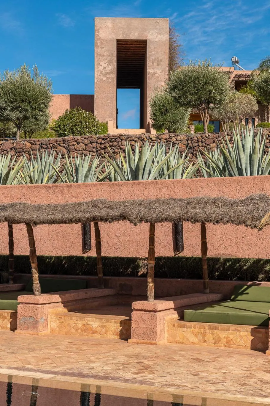 Day in Le Palais Paysan