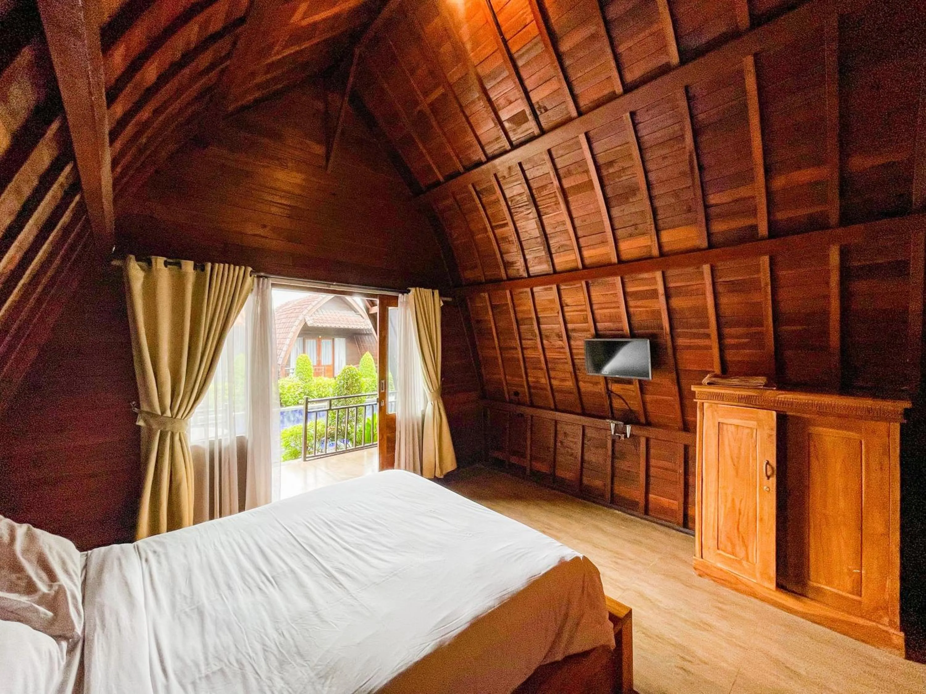 Bedroom, Bed in Lilis Aksito Akusara by Lavana