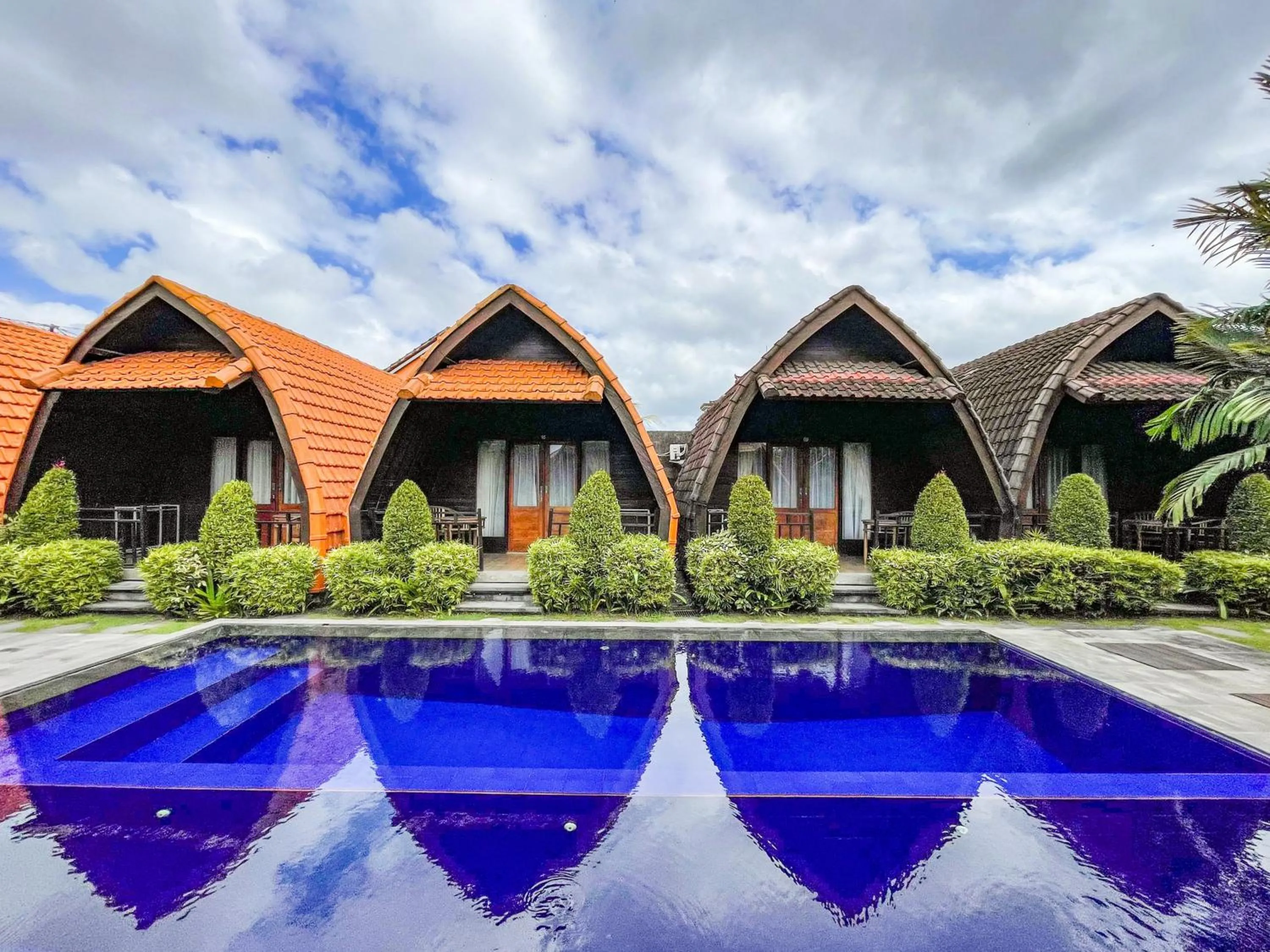 Property building in Lilis Aksito Akusara by Lavana