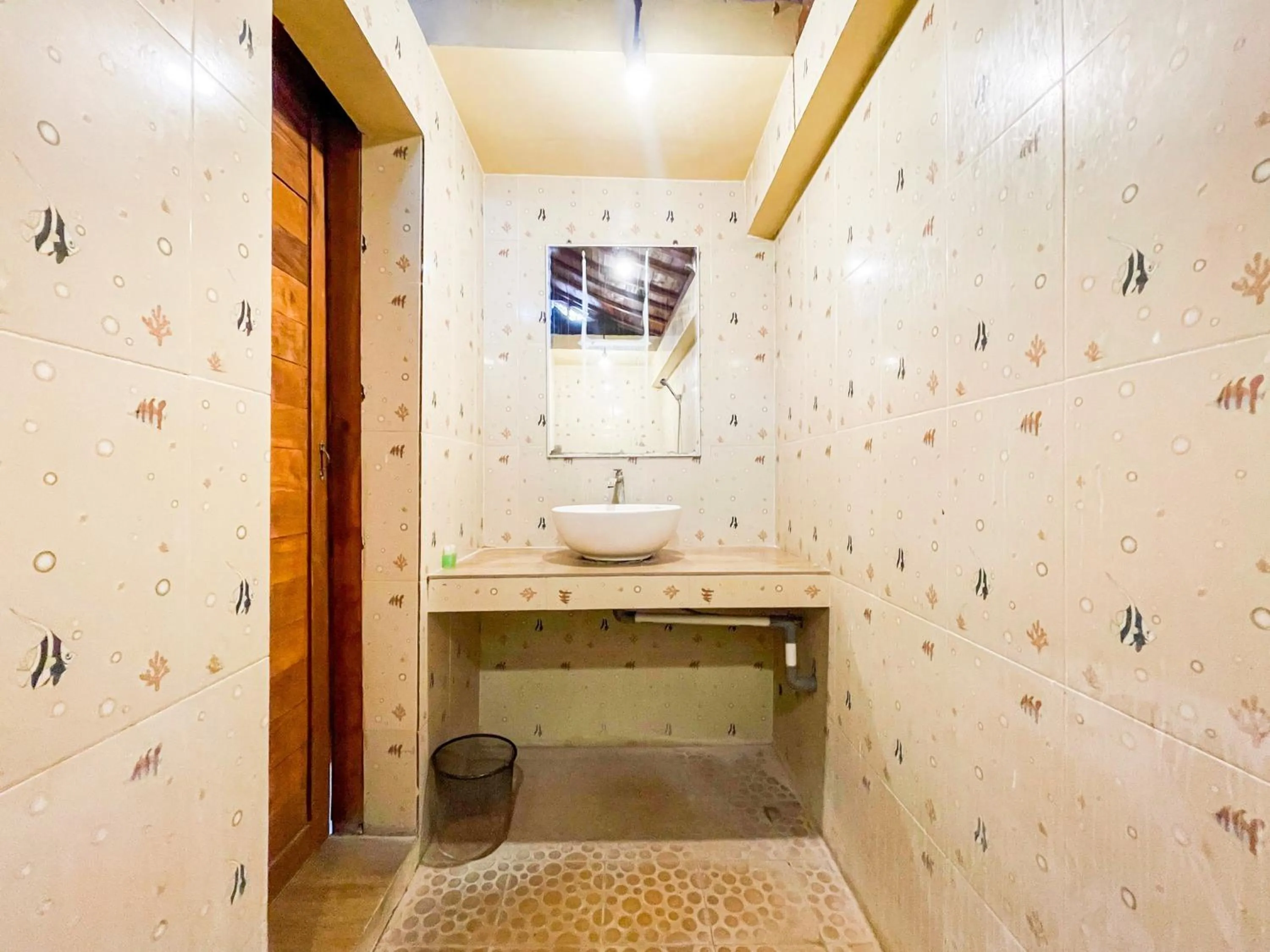 Bathroom in Lilis Aksito Akusara by Lavana