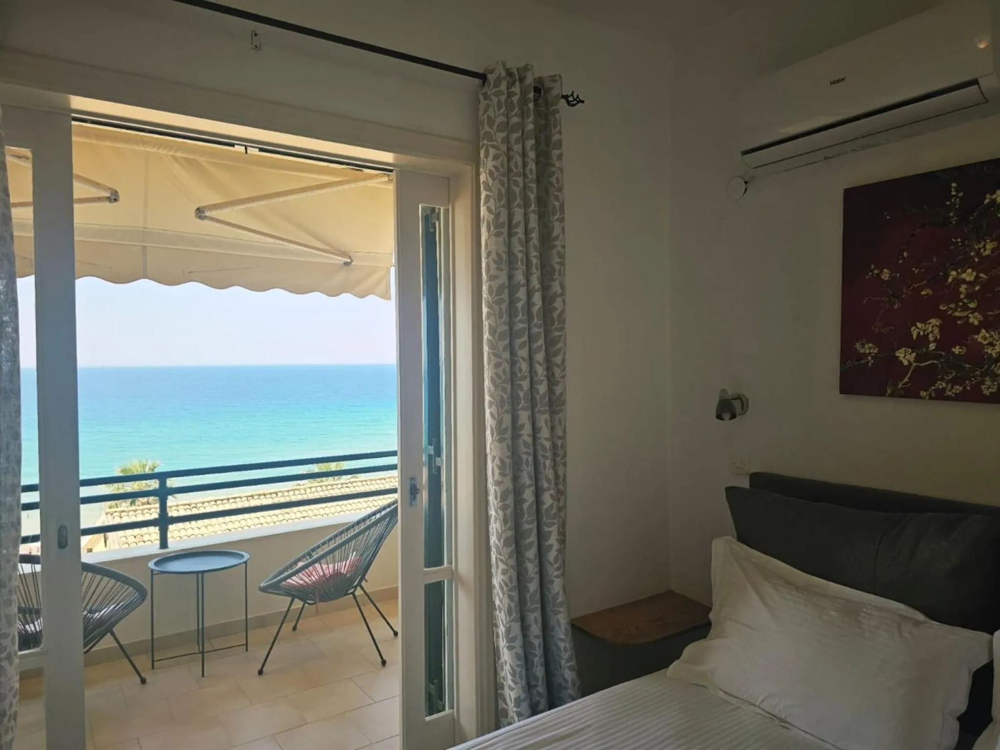 Balcony/Terrace, Bed in Glyfada Apartment 91