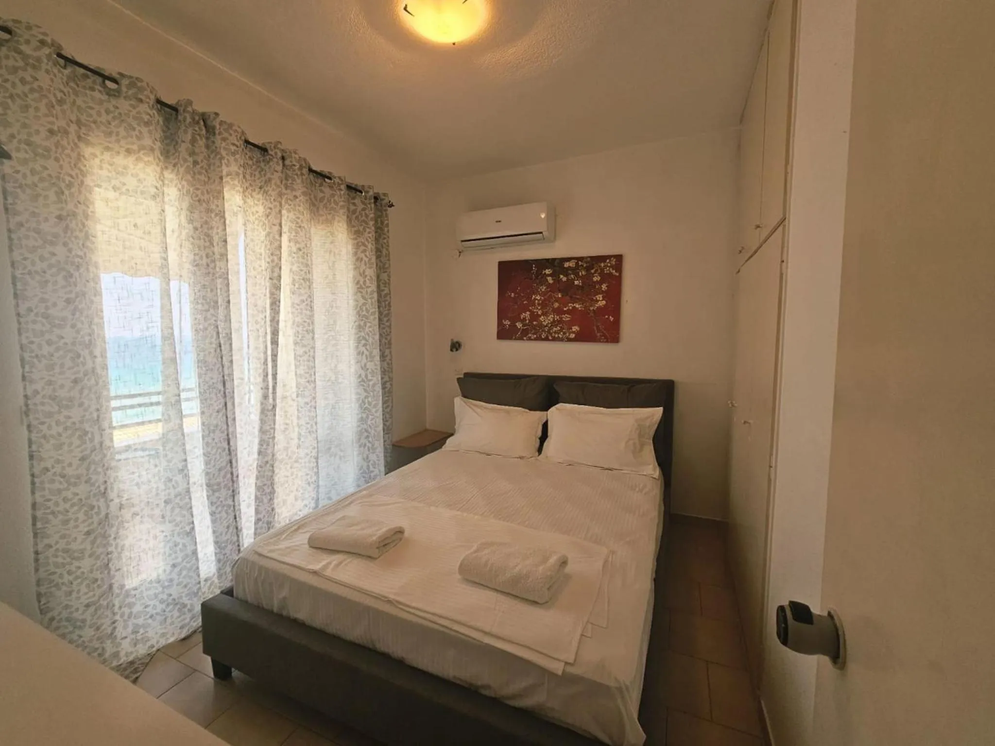 Bed in Glyfada Apartment 91