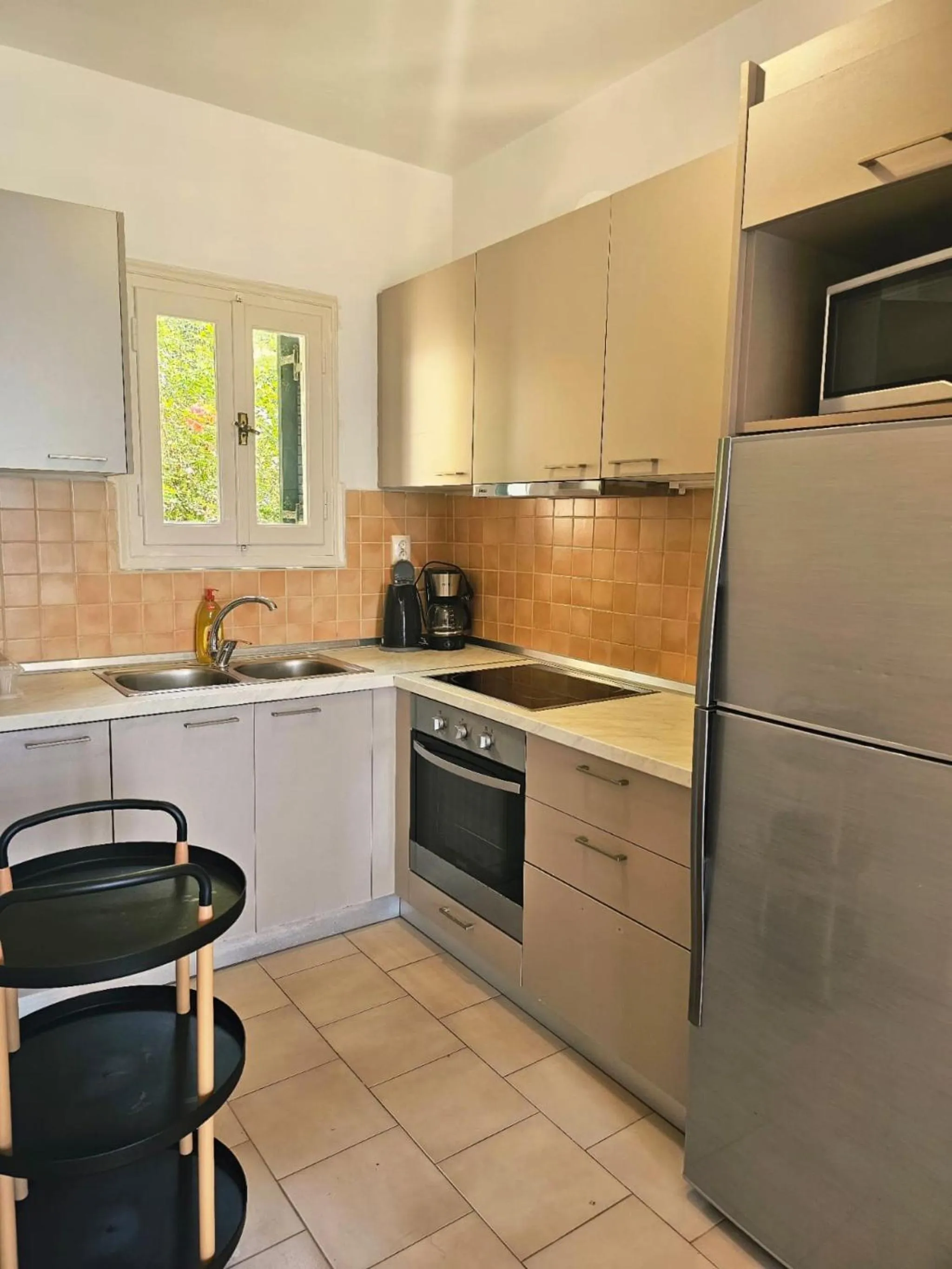 Kitchen or kitchenette in Glyfada Apartment 91