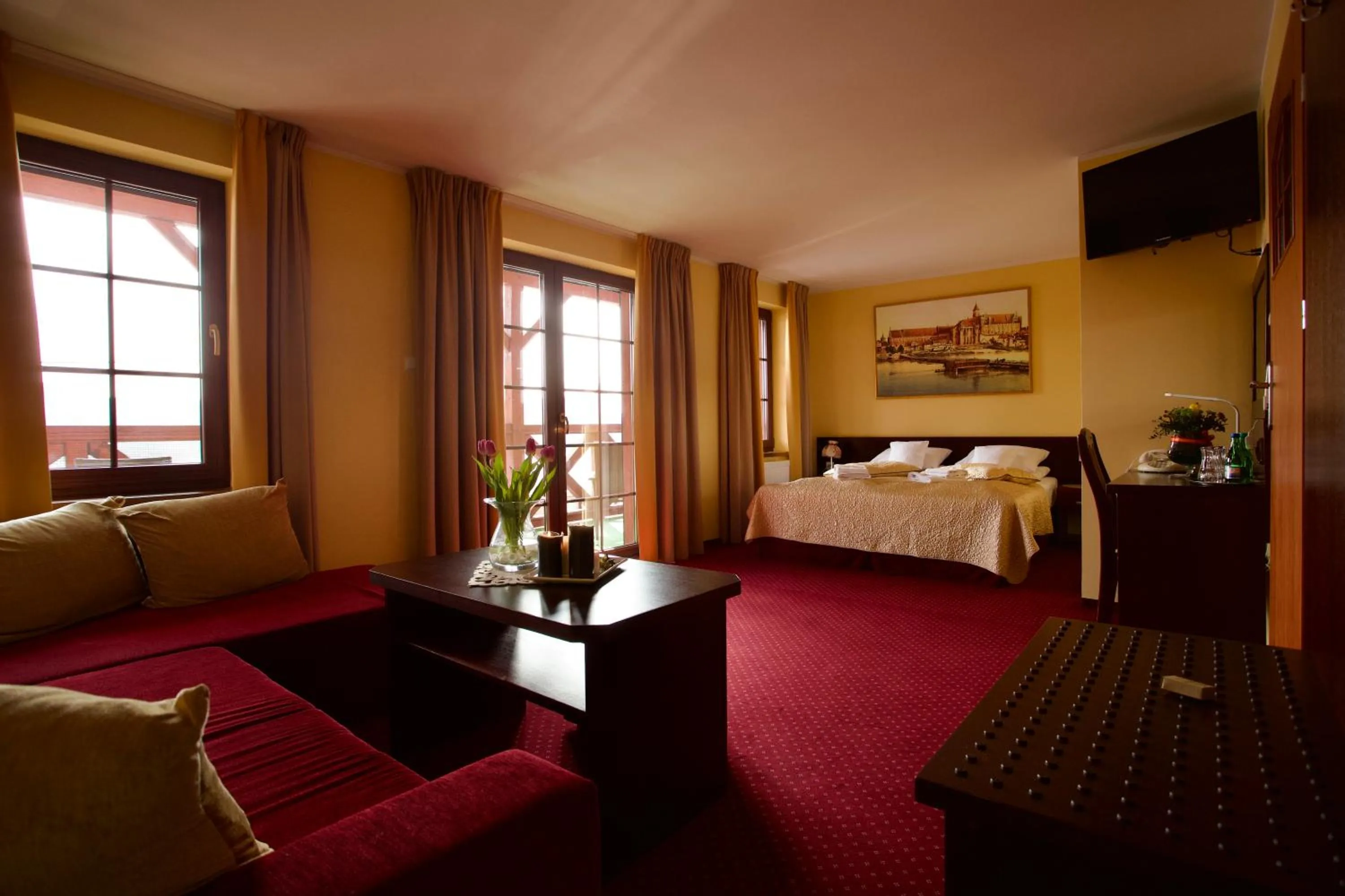 Photo of the whole room, Bed in EdMar