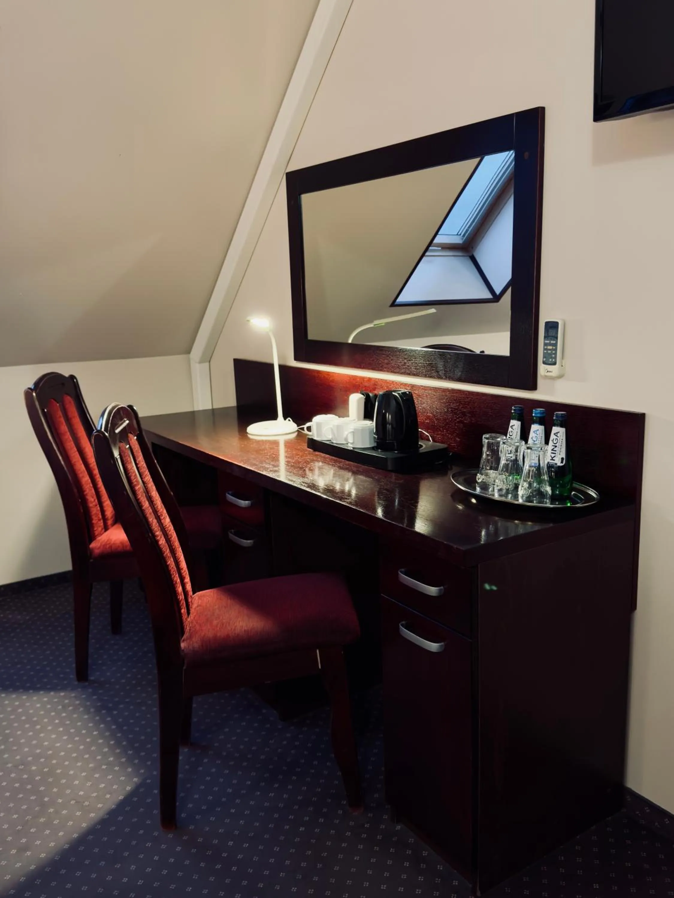 Coffee/tea facilities in EdMar